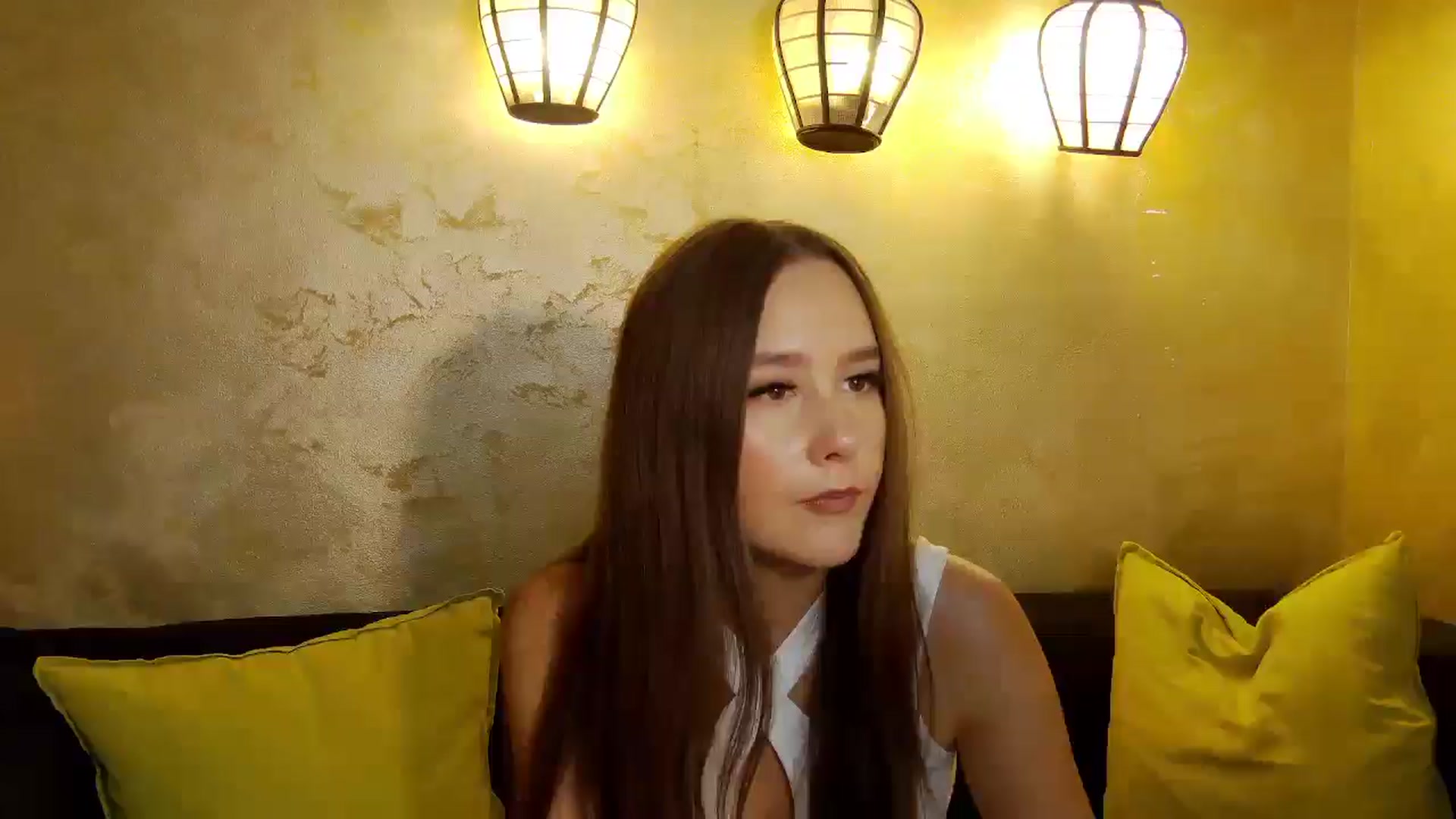 Gallery image thumbnail from Radiance's myfreecams stream on, 08/22/2025, 19:10 image 10 of 20