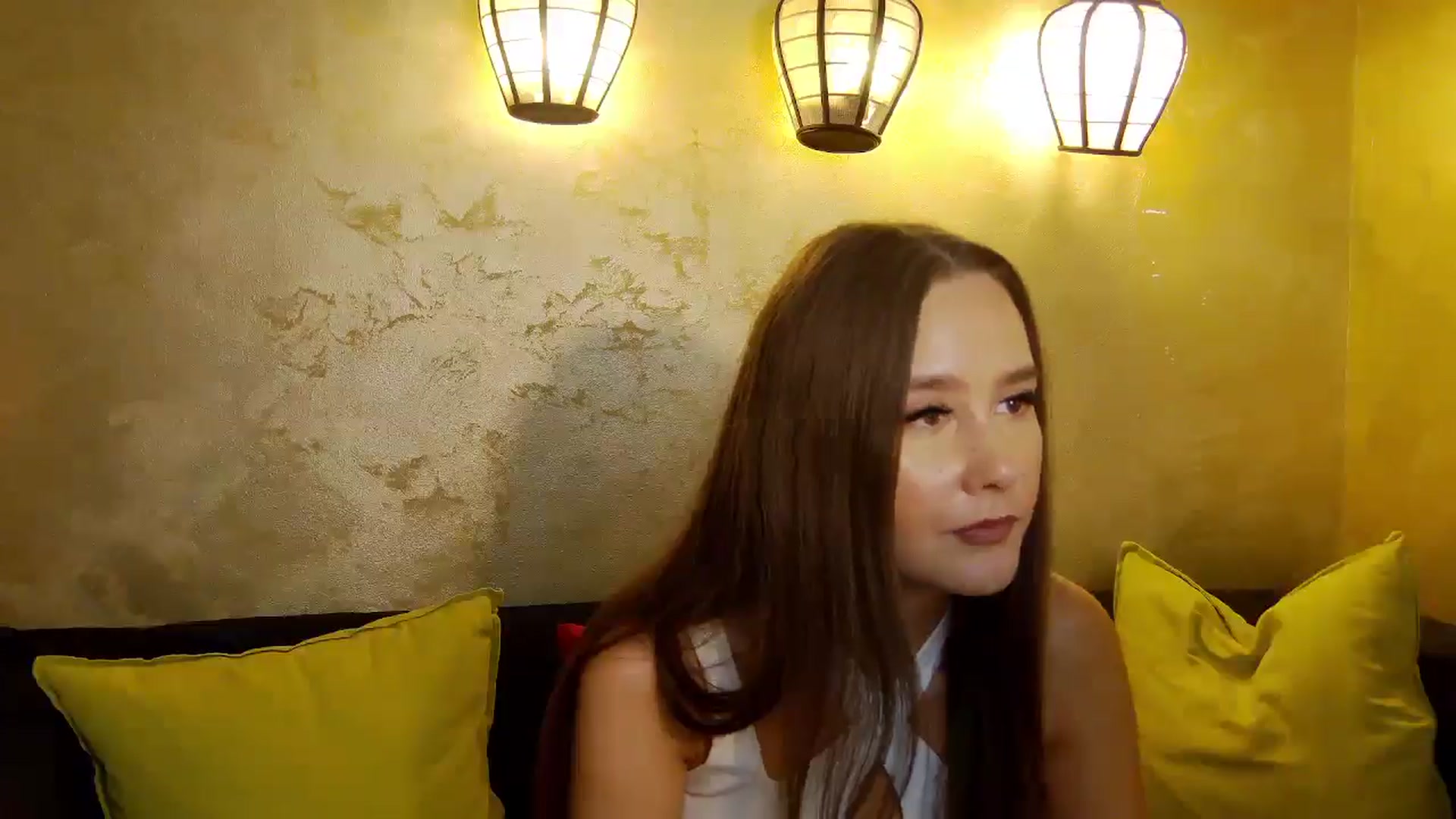 Gallery image thumbnail from Radiance's myfreecams stream on, 08/22/2025, 19:10 image 19 of 20