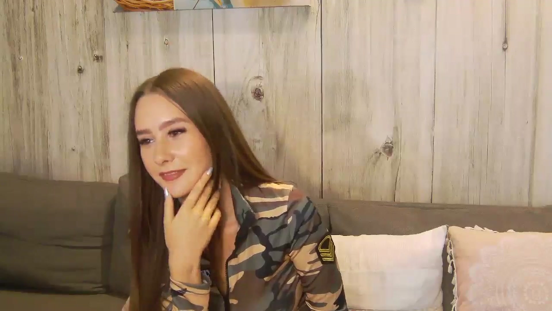 Gallery image thumbnail from Radiance's myfreecams stream on, 08/29/2025, 15:11 image 8 of 20
