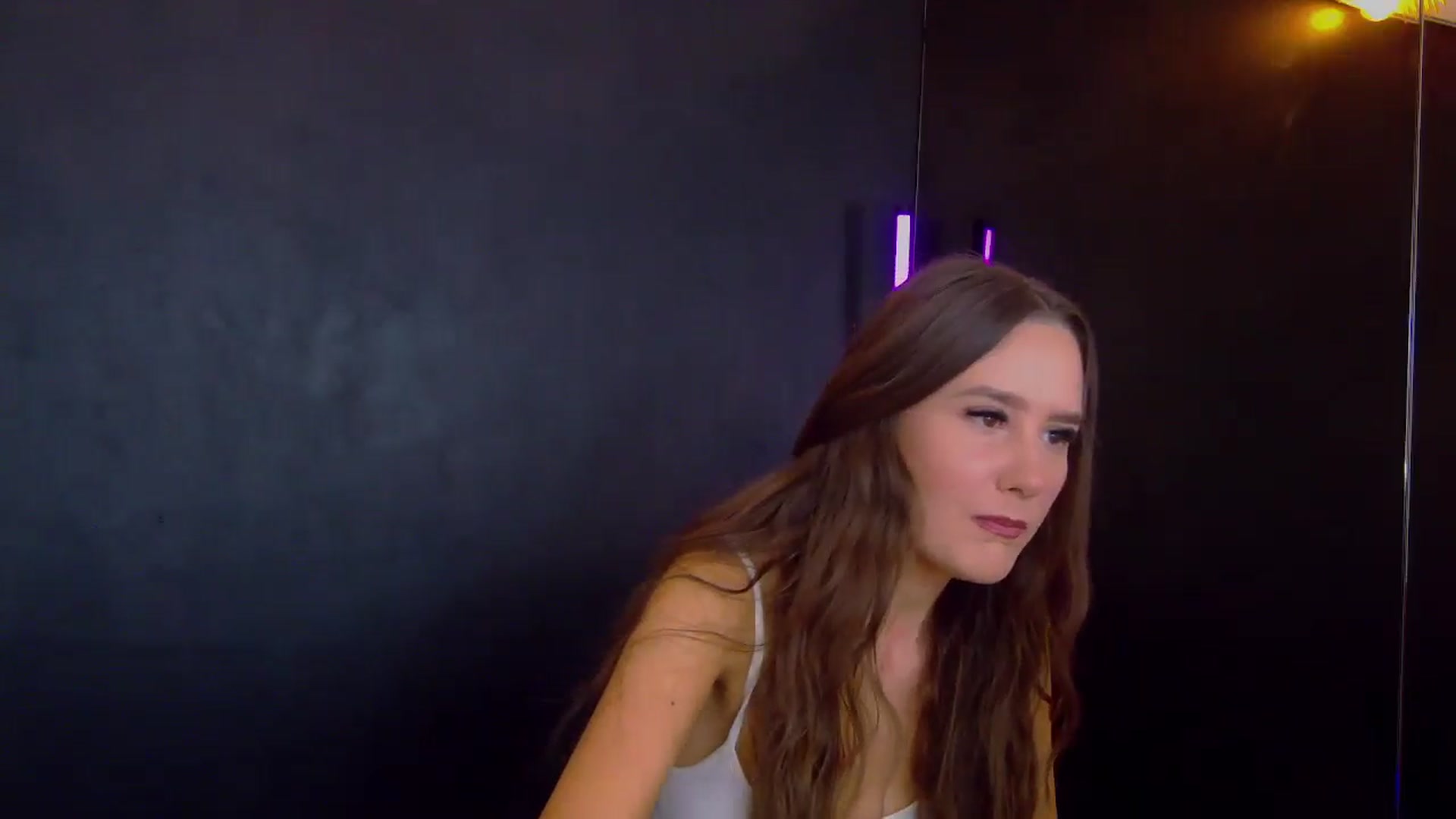 Gallery image thumbnail from Radiance's myfreecams stream on, 09/03/2025, 14:03 image 4 of 20