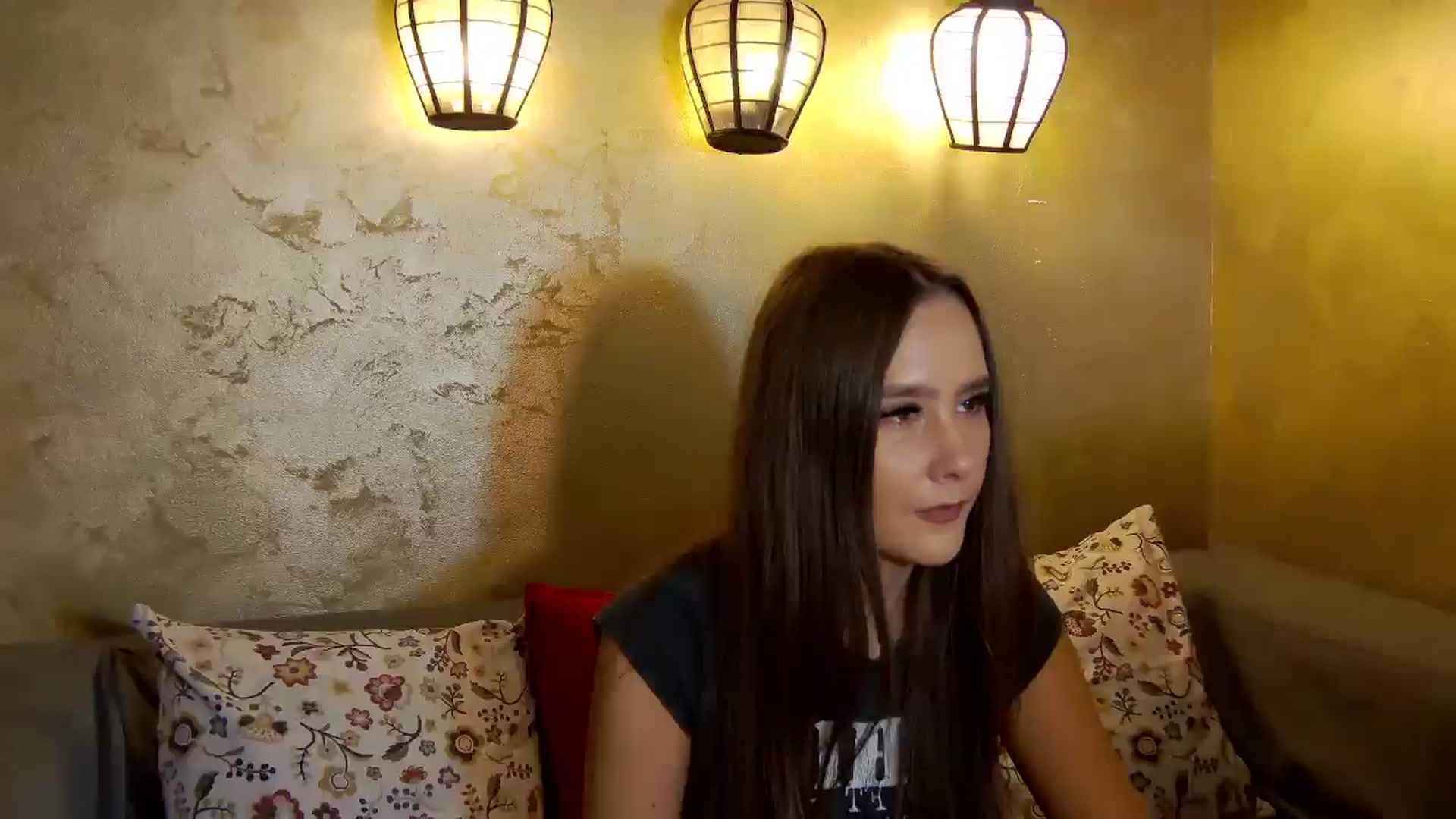 Gallery image thumbnail from Radiance's myfreecams stream on, 09/17/2025, 16:46 image 1 of 20