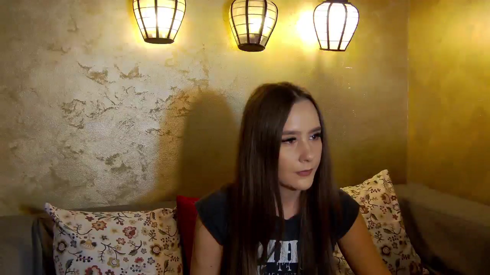 Gallery image thumbnail from Radiance's myfreecams stream on, 09/17/2025, 16:46 image 2 of 20