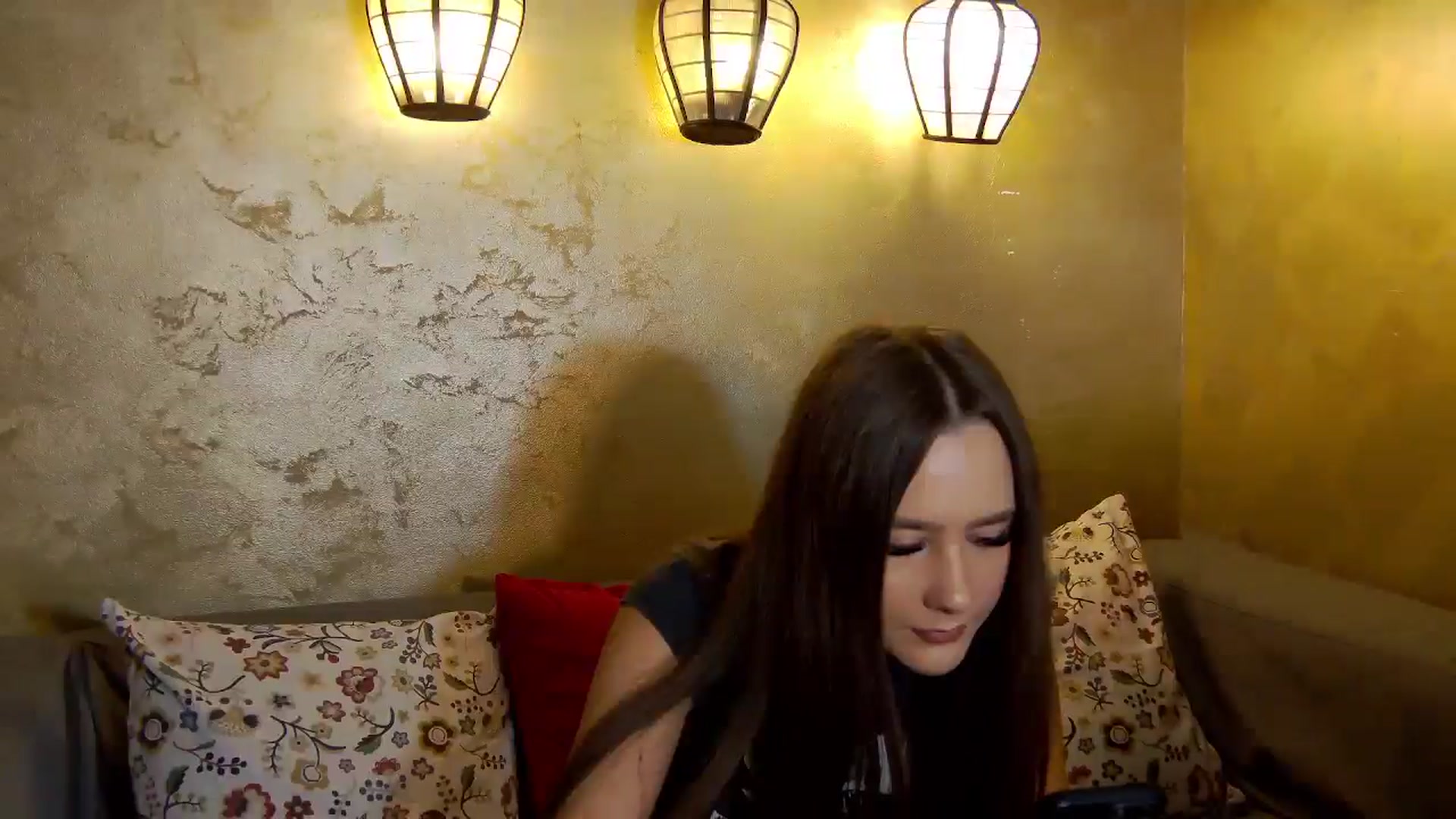 Gallery image thumbnail from Radiance's myfreecams stream on, 09/17/2025, 16:46 image 10 of 20