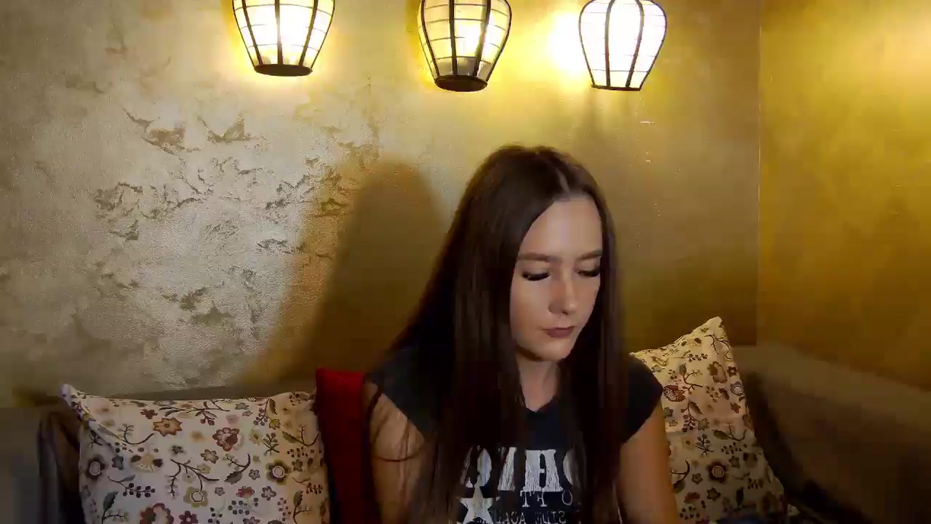 Gallery image thumbnail from Radiance's myfreecams stream on, 09/17/2025, 16:46 image 14 of 20