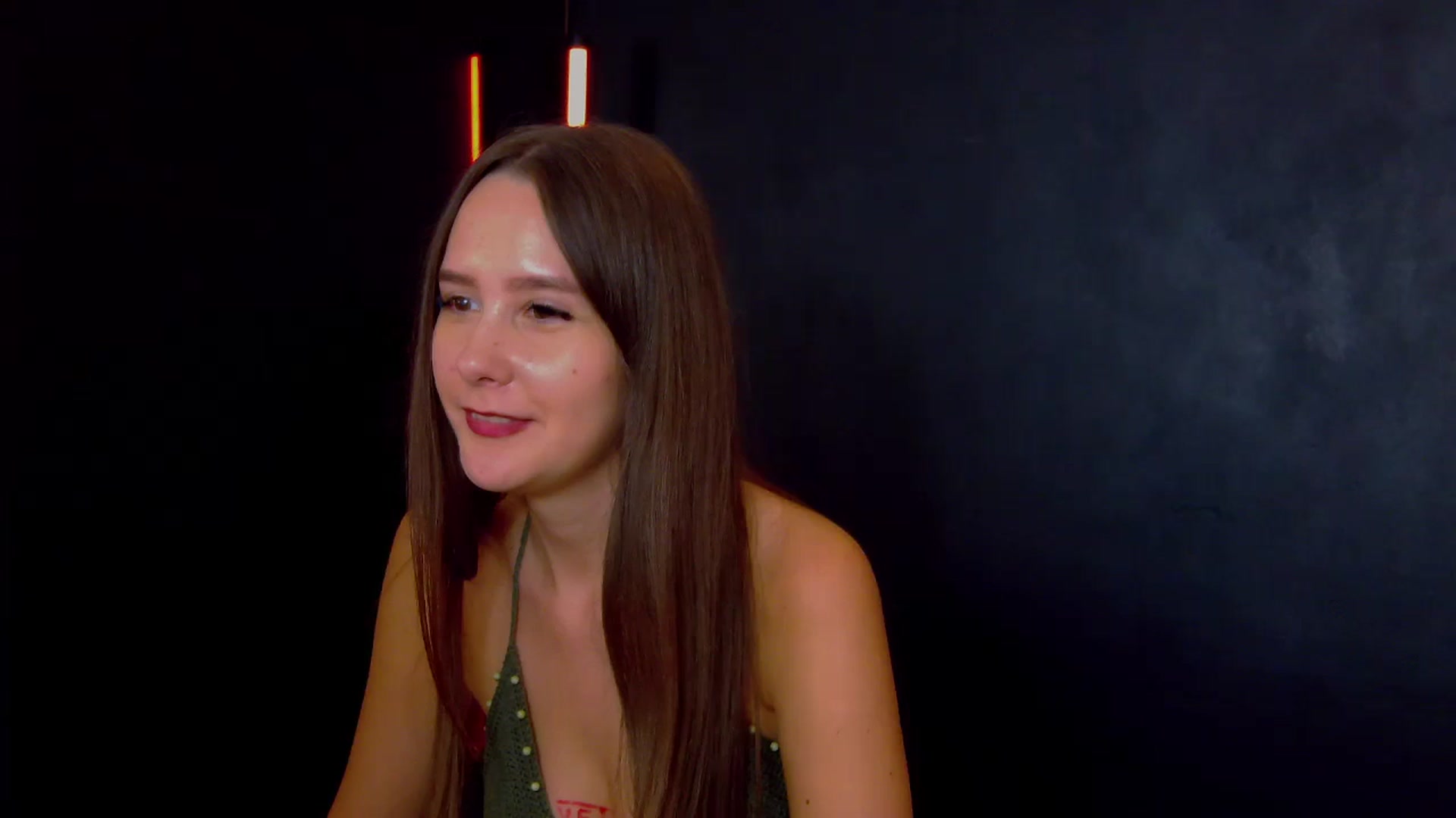 Gallery image thumbnail from Radiance's myfreecams stream on, 09/19/2025, 18:31 image 18 of 20