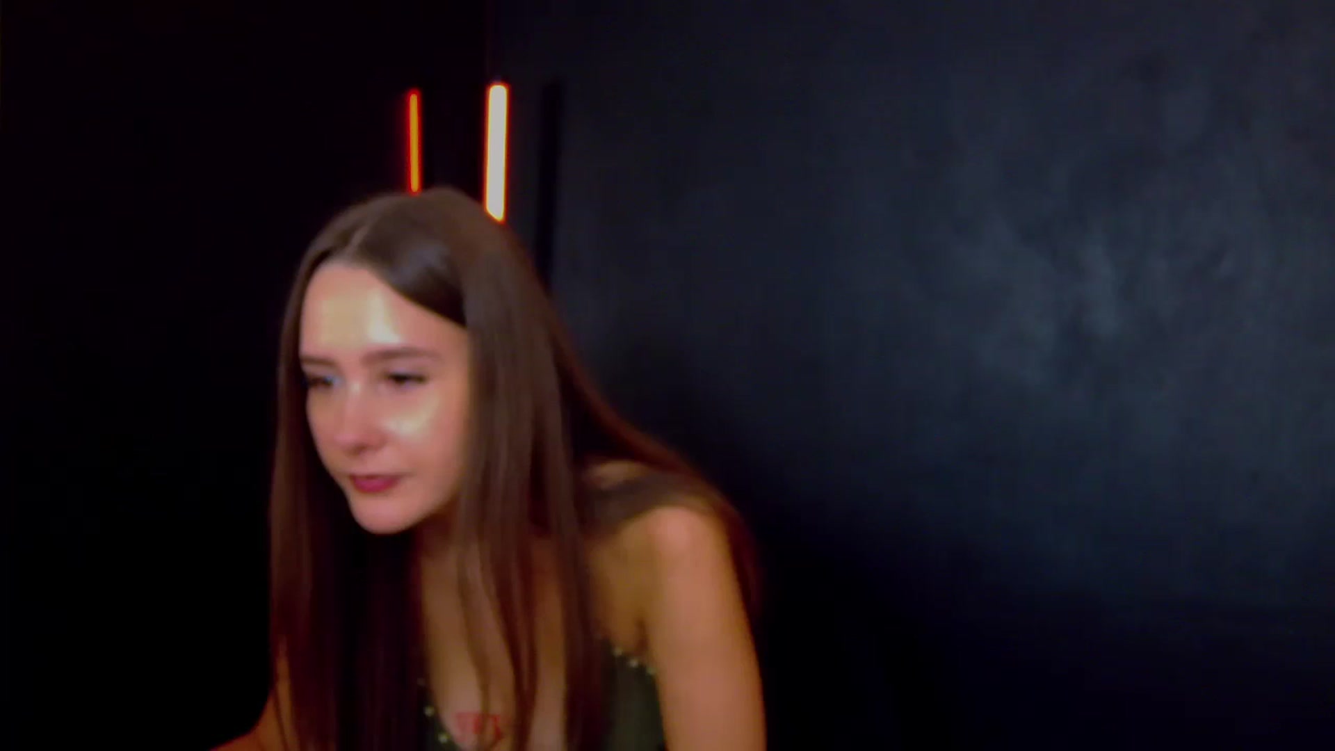 Gallery image thumbnail from Radiance's myfreecams stream on, 09/19/2025, 18:31 image 11 of 20