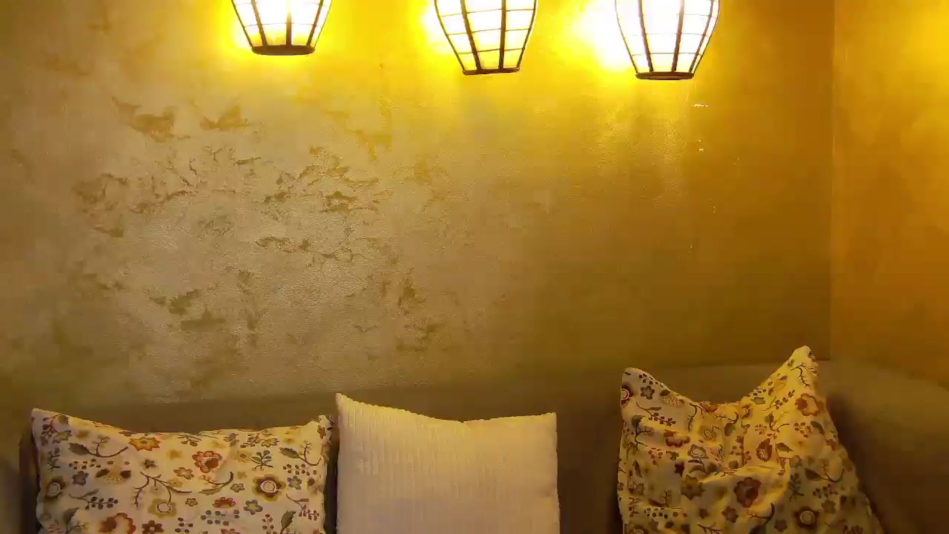 Gallery image thumbnail from Radiance's myfreecams stream on, 10/06/2025, 19:17 image 6 of 20