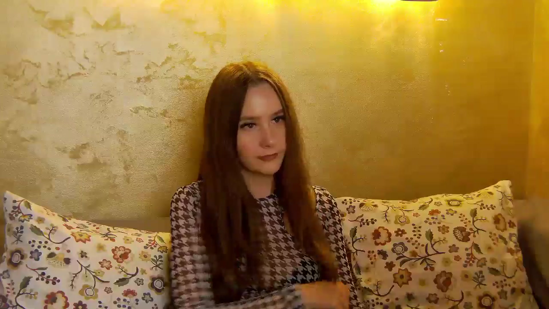 Gallery image thumbnail from Radiance's myfreecams stream on, 10/08/2025, 18:06 image 15 of 20