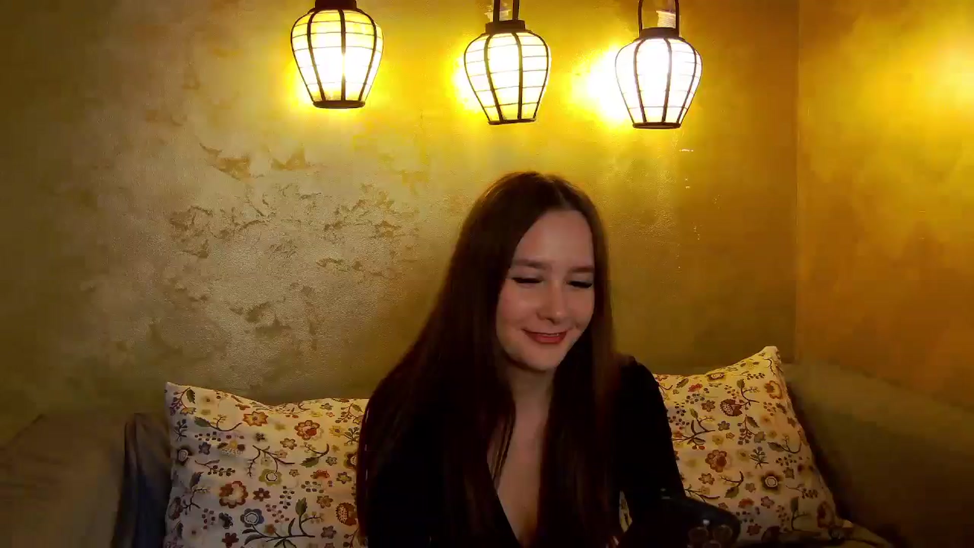 Gallery image thumbnail from Radiance's myfreecams stream on, 10/13/2025, 14:13 image 12 of 20