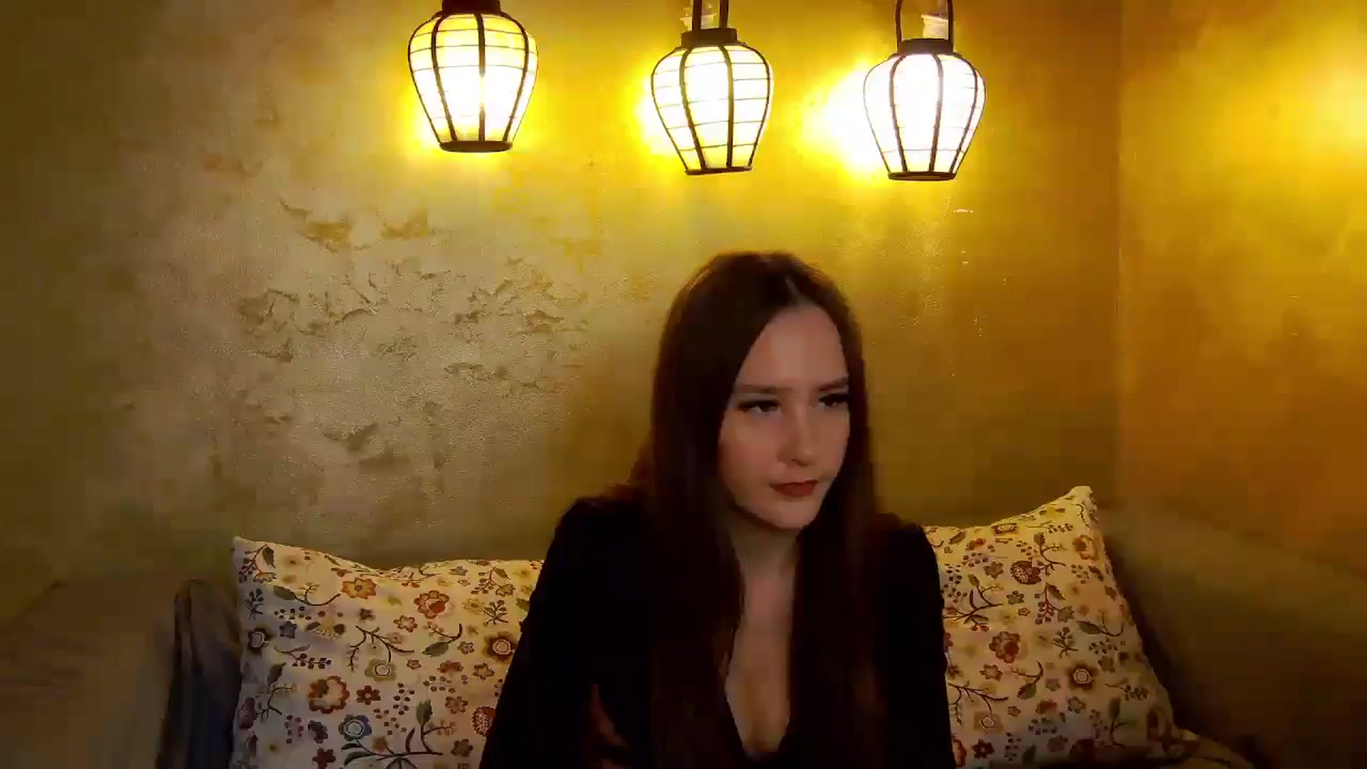 Gallery image thumbnail from Radiance's myfreecams stream on, 10/13/2025, 14:13 image 17 of 20