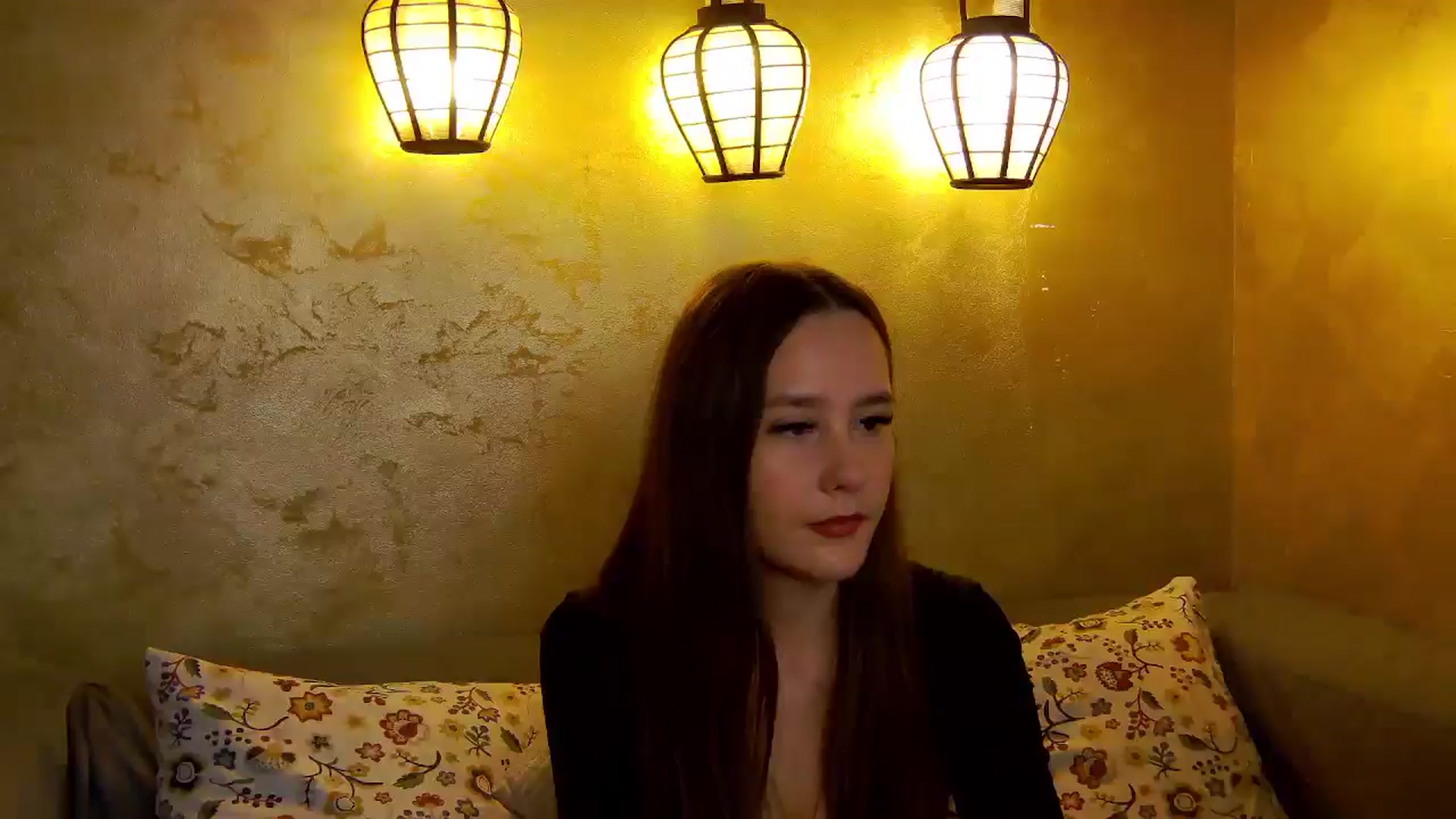 Gallery image thumbnail from Radiance's myfreecams stream on, 10/13/2025, 19:13 image 4 of 20