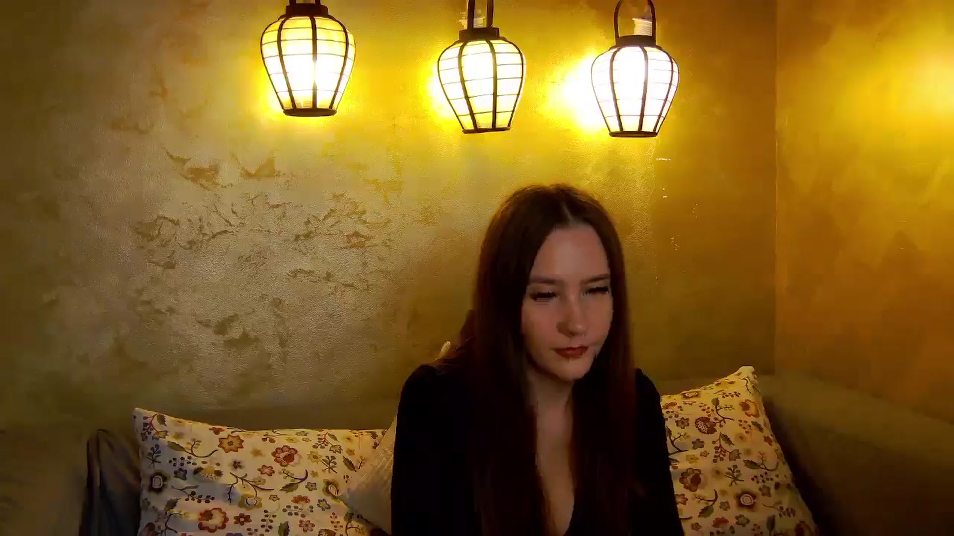 Gallery image thumbnail from Radiance's myfreecams stream on, 10/13/2025, 19:13 image 5 of 20
