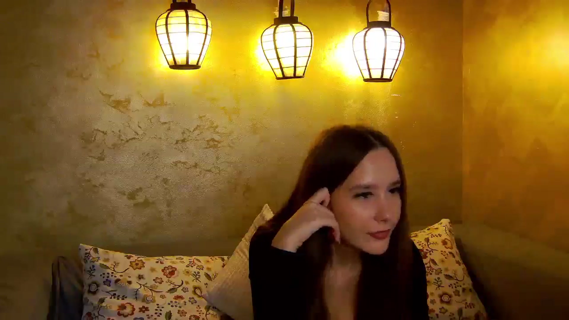 Gallery image thumbnail from Radiance's myfreecams stream on, 10/13/2025, 19:13 image 6 of 20