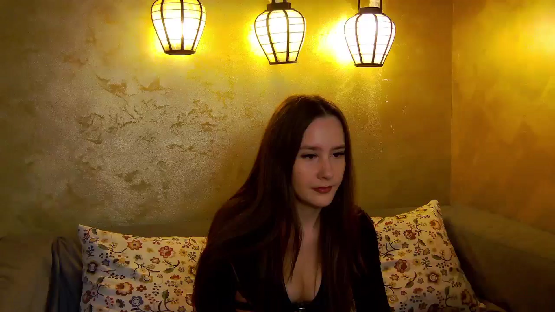 Gallery image thumbnail from Radiance's myfreecams stream on, 10/13/2025, 19:13 image 1 of 20