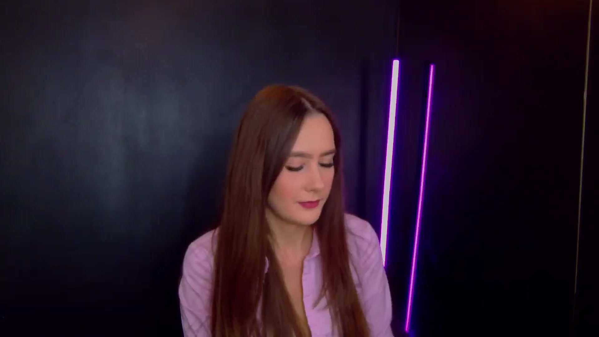 Gallery image thumbnail from Radiance's myfreecams stream on, 10/14/2025, 14:03 image 17 of 20
