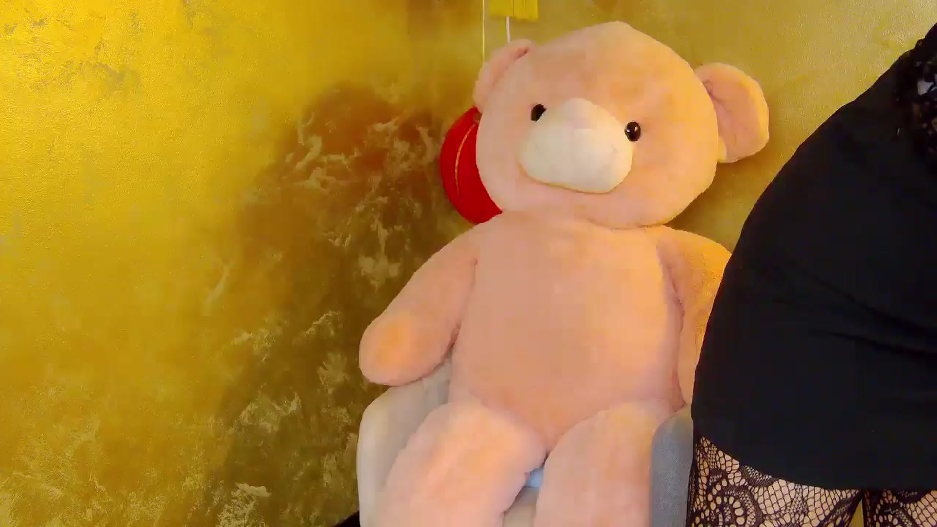 Gallery image thumbnail from Radiance's myfreecams stream on, 10/15/2025, 14:25 image 7 of 20