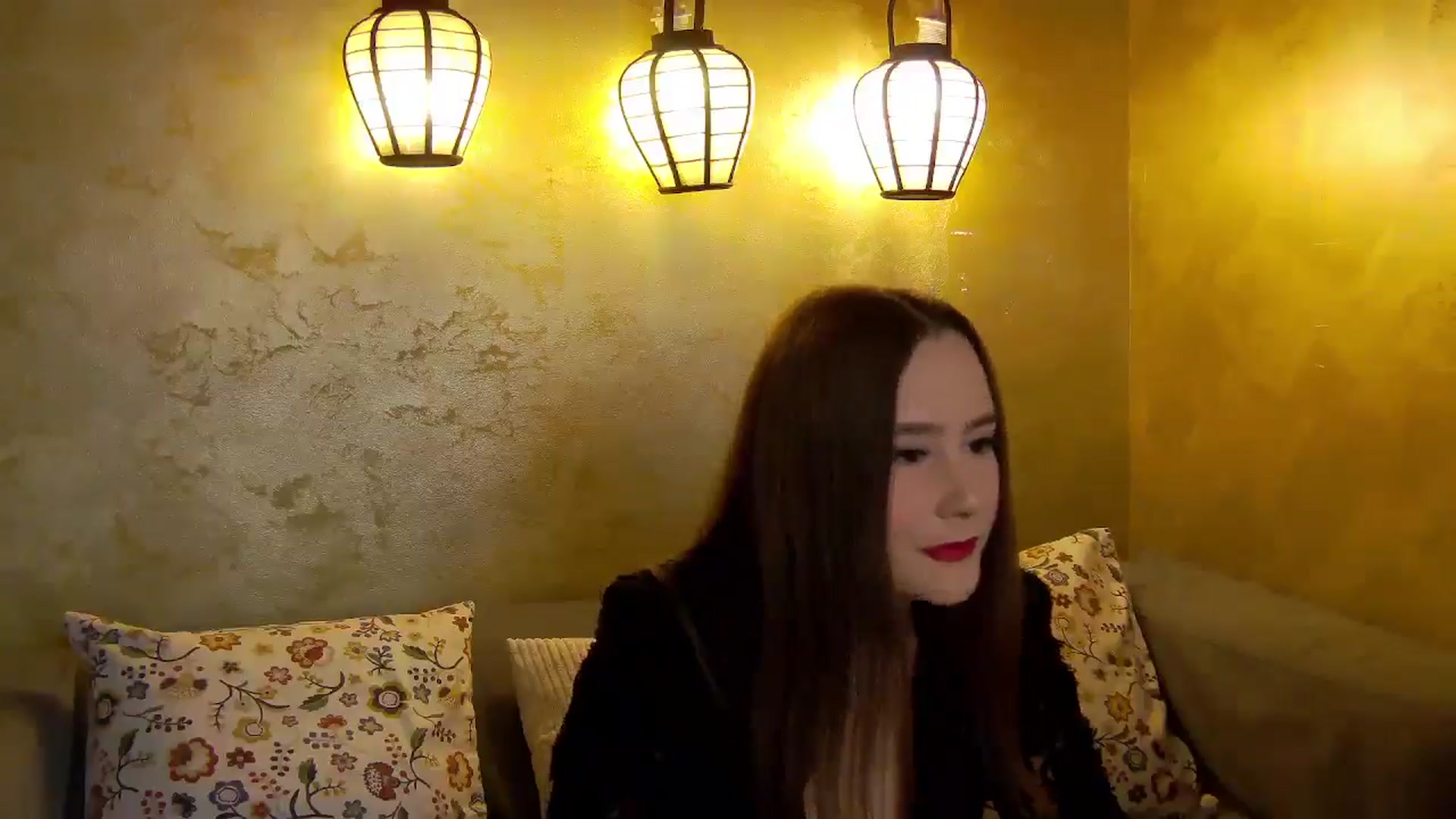 Gallery image thumbnail from Radiance's myfreecams stream on, 10/19/2025, 14:04 image 8 of 20
