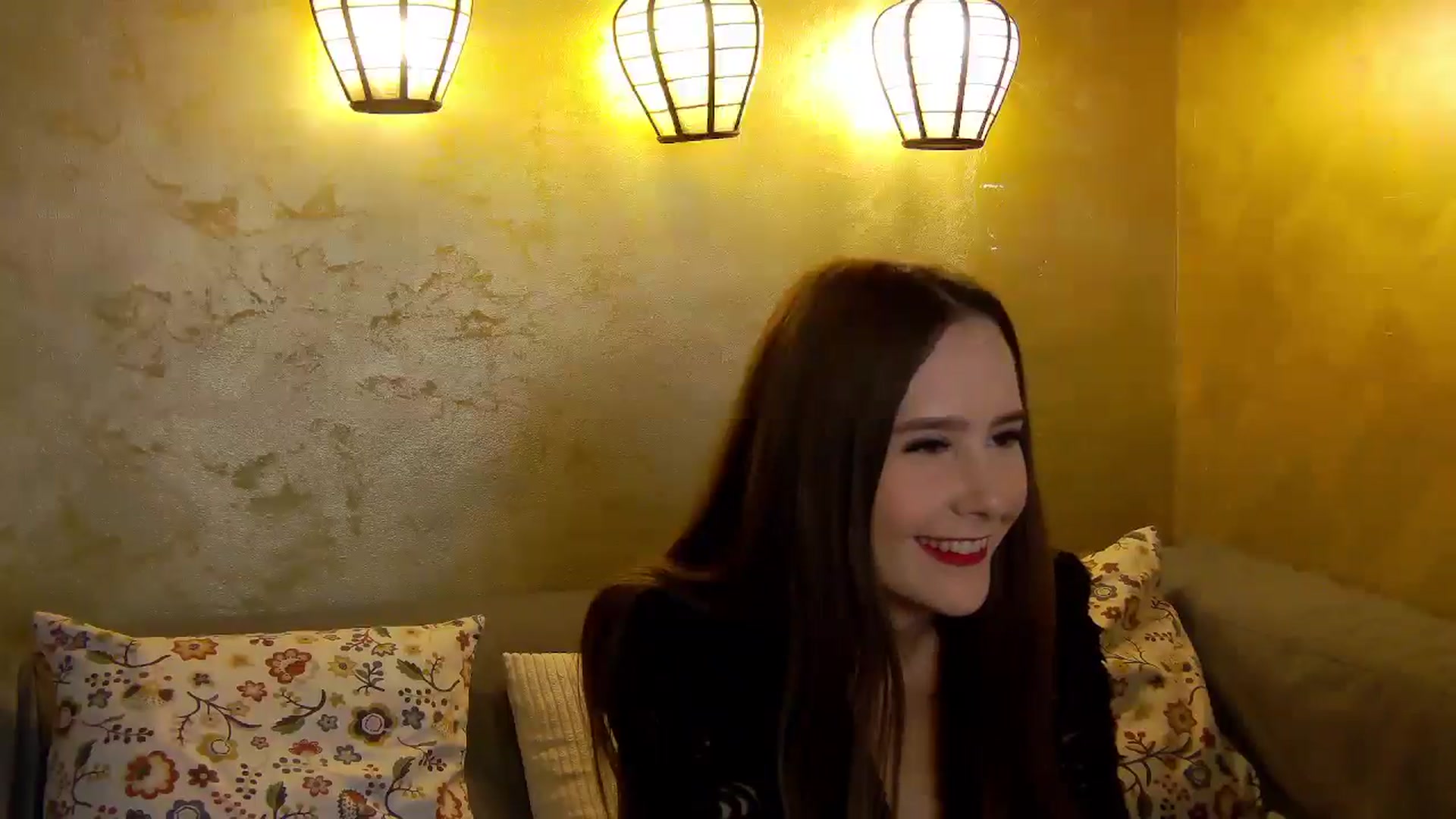 Gallery image thumbnail from Radiance's myfreecams stream on, 10/19/2025, 17:31 image 3 of 20
