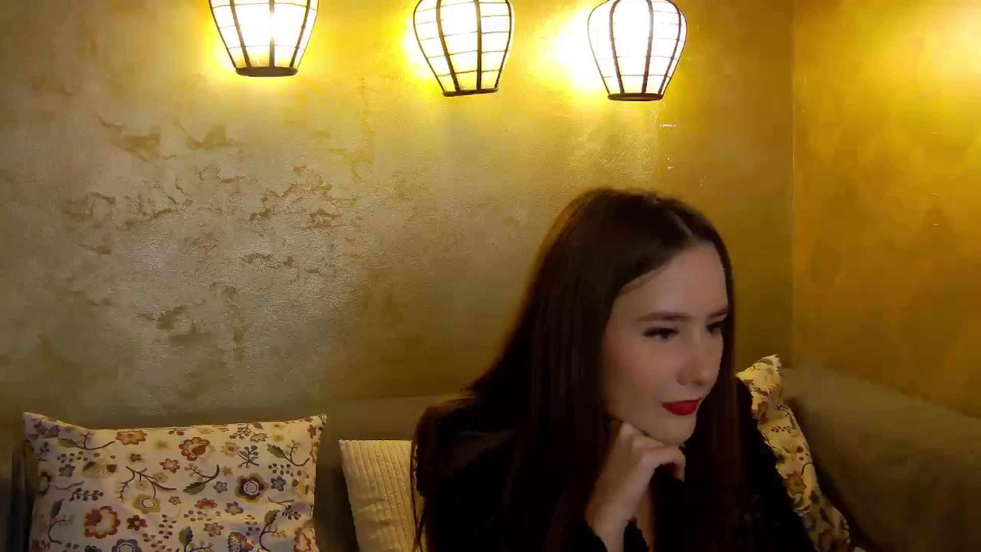 Gallery image thumbnail from Radiance's myfreecams stream on, 10/19/2025, 17:31 image 15 of 20