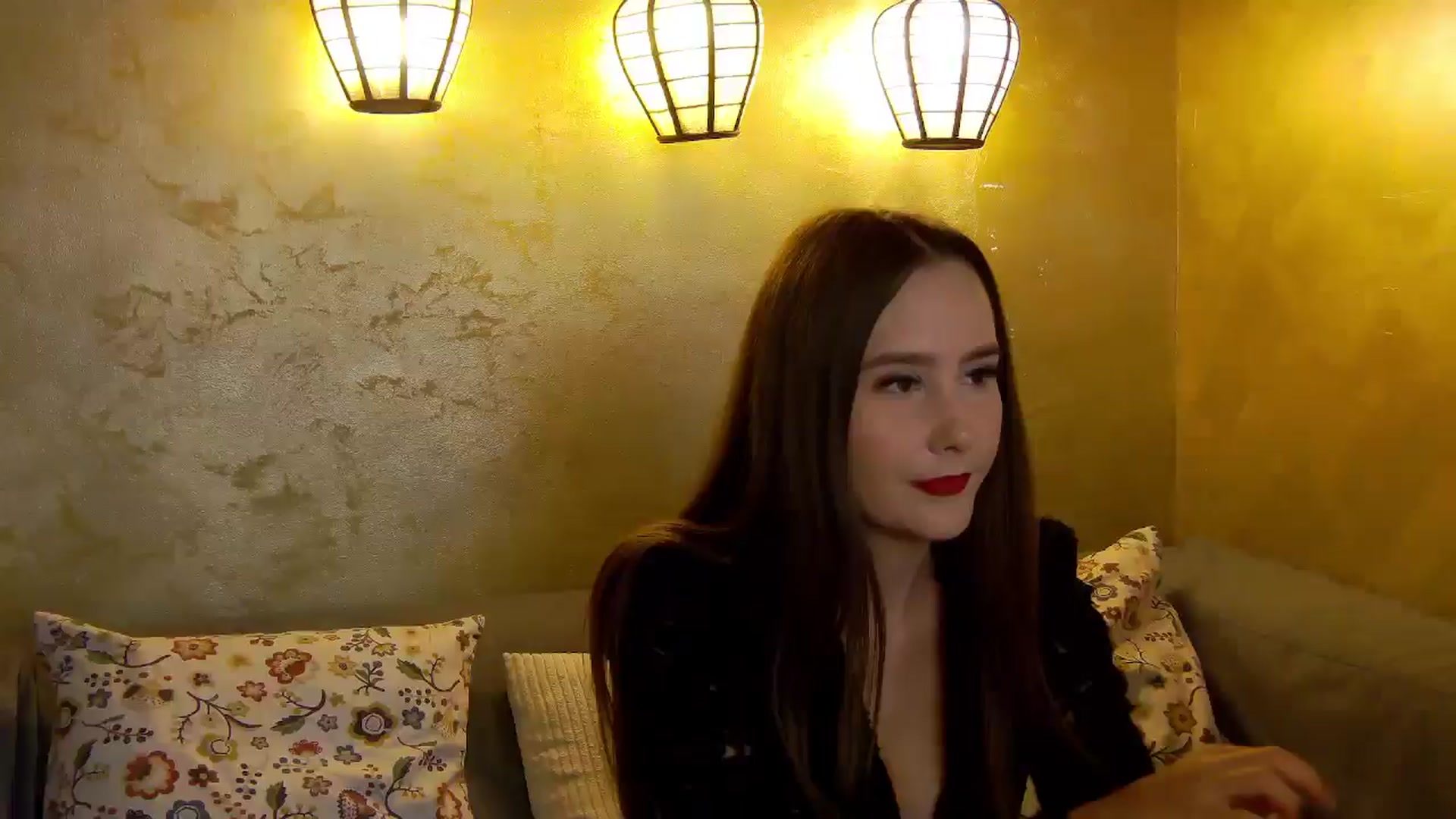 Gallery image thumbnail from Radiance's myfreecams stream on, 10/19/2025, 17:31 image 1 of 20