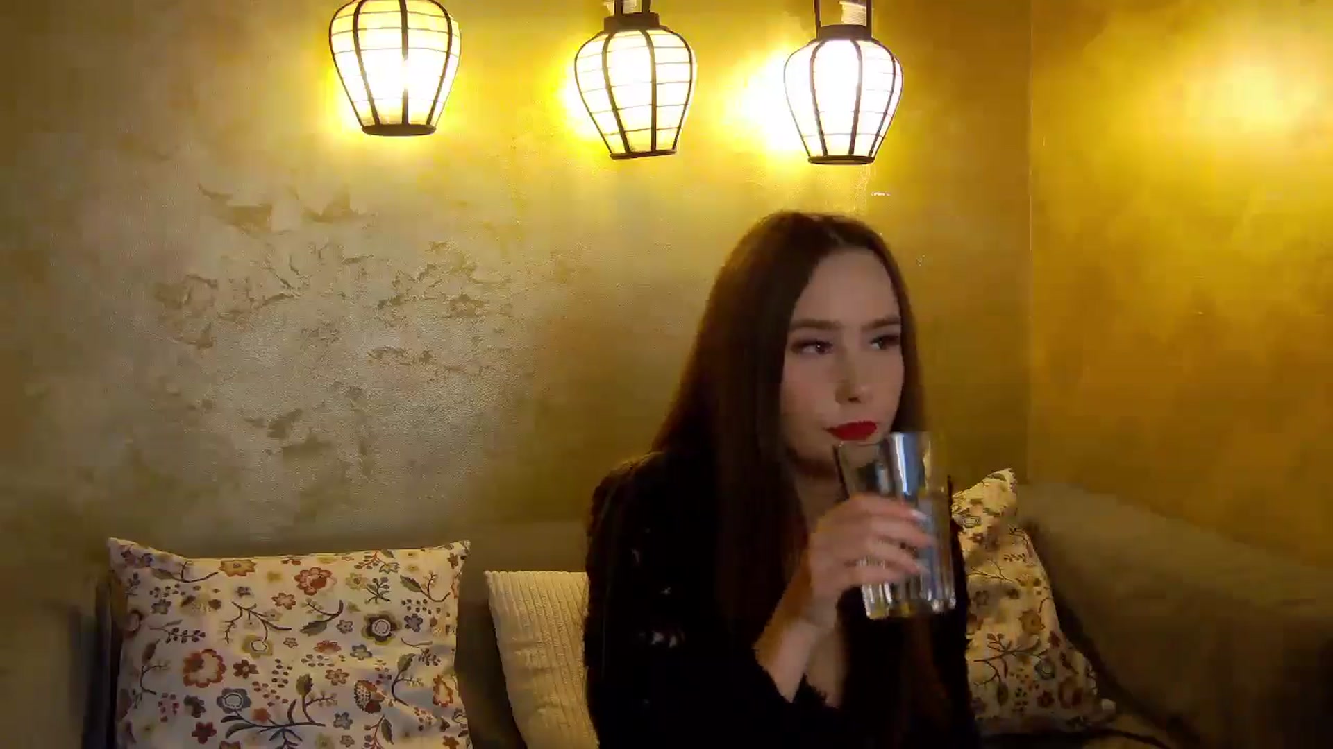 Gallery image thumbnail from Radiance's myfreecams stream on, 10/19/2025, 19:02 image 5 of 20