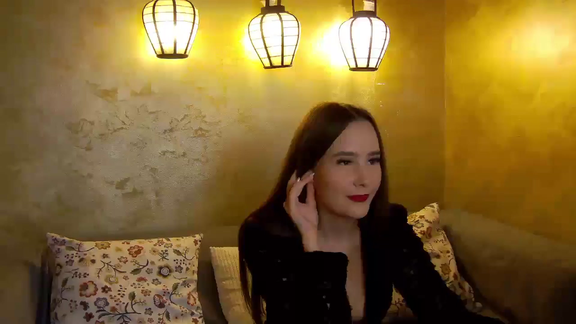 Gallery image thumbnail from Radiance's myfreecams stream on, 10/19/2025, 19:02 image 9 of 20