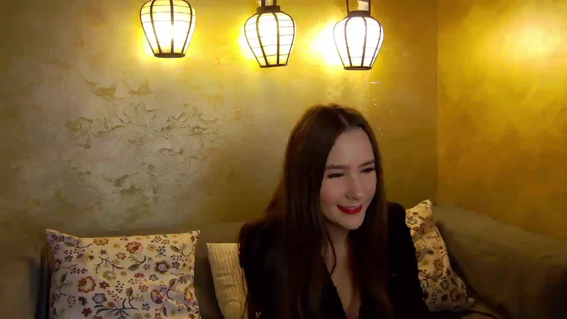 Gallery image thumbnail from Radiance's myfreecams stream on, 10/19/2025, 19:02 image 7 of 20