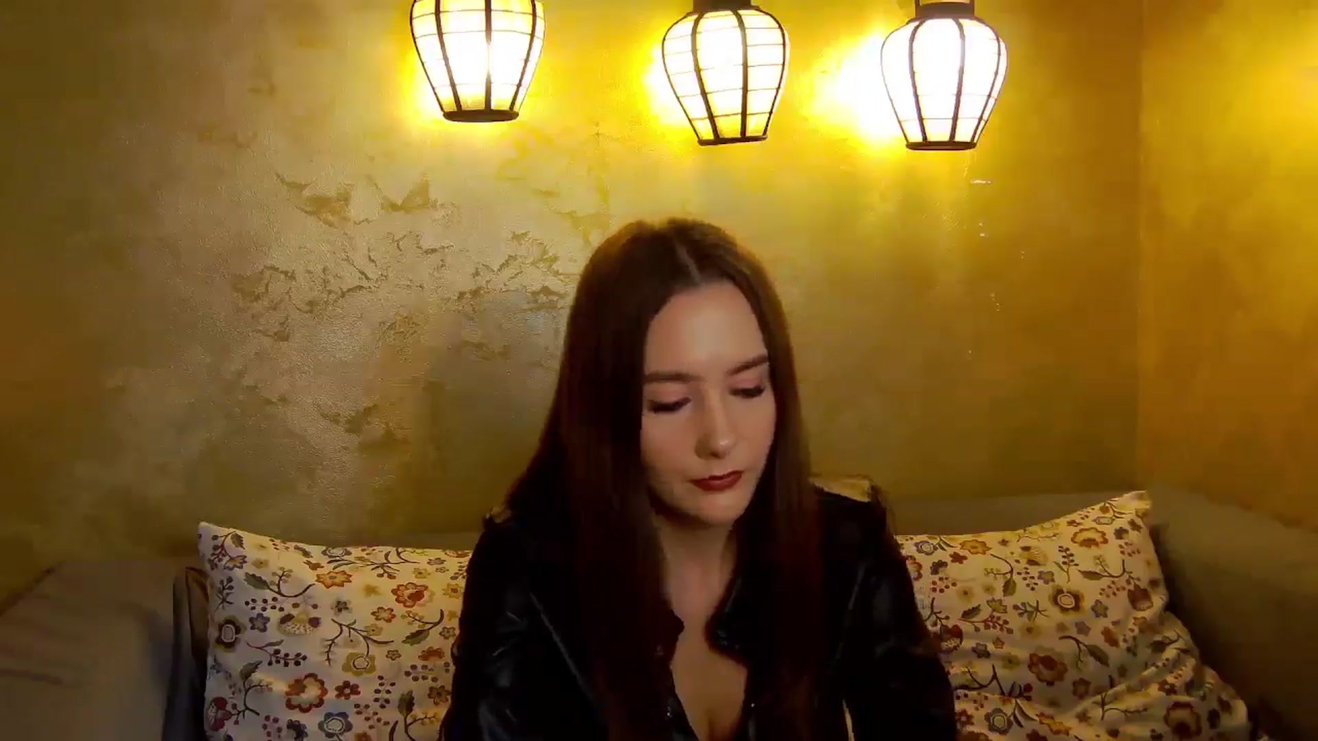 Gallery image thumbnail from Radiance's myfreecams stream on, 10/24/2025, 18:40 image 7 of 20