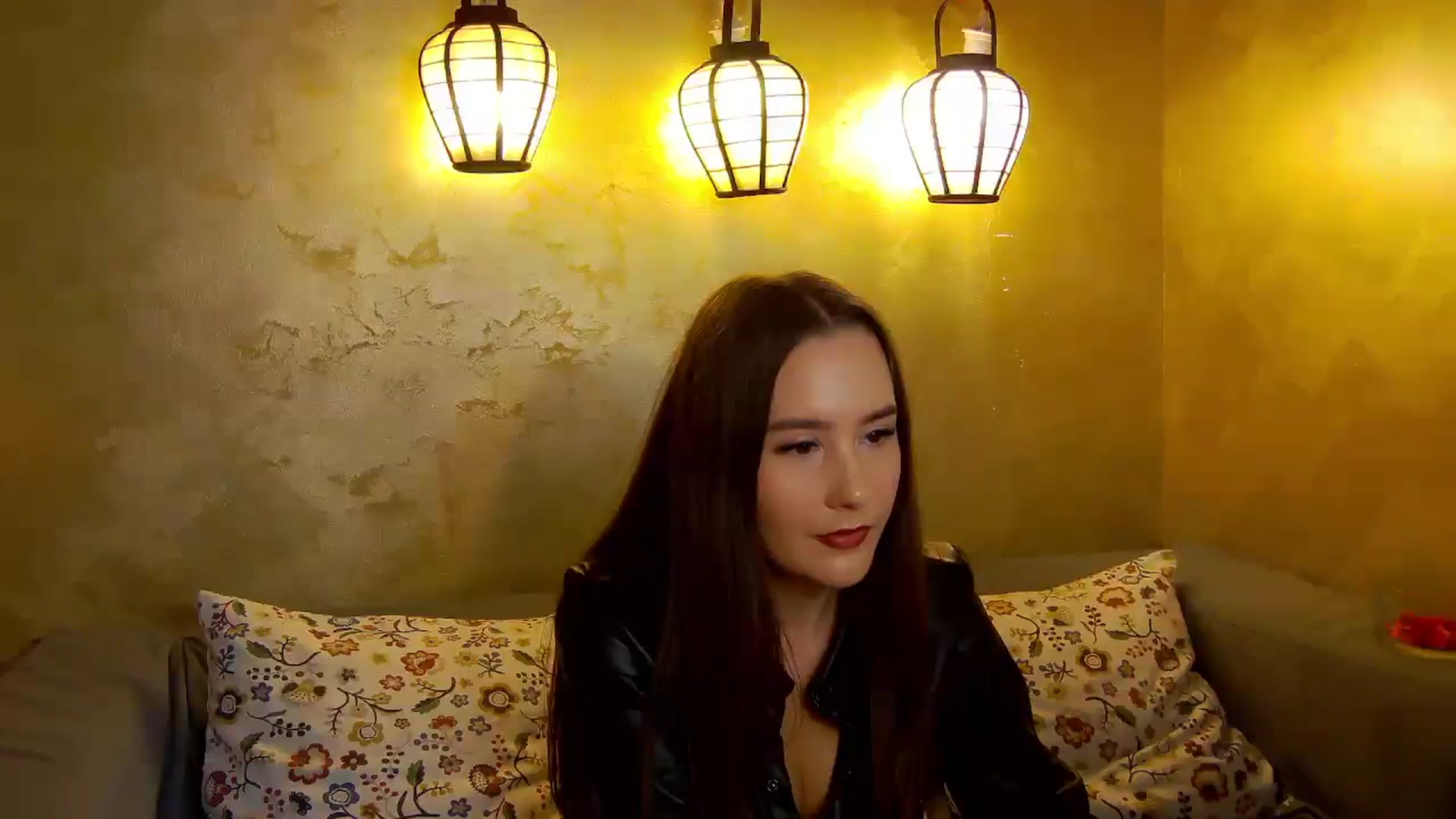 Gallery image thumbnail from Radiance's myfreecams stream on, 10/24/2025, 19:28 image 4 of 20