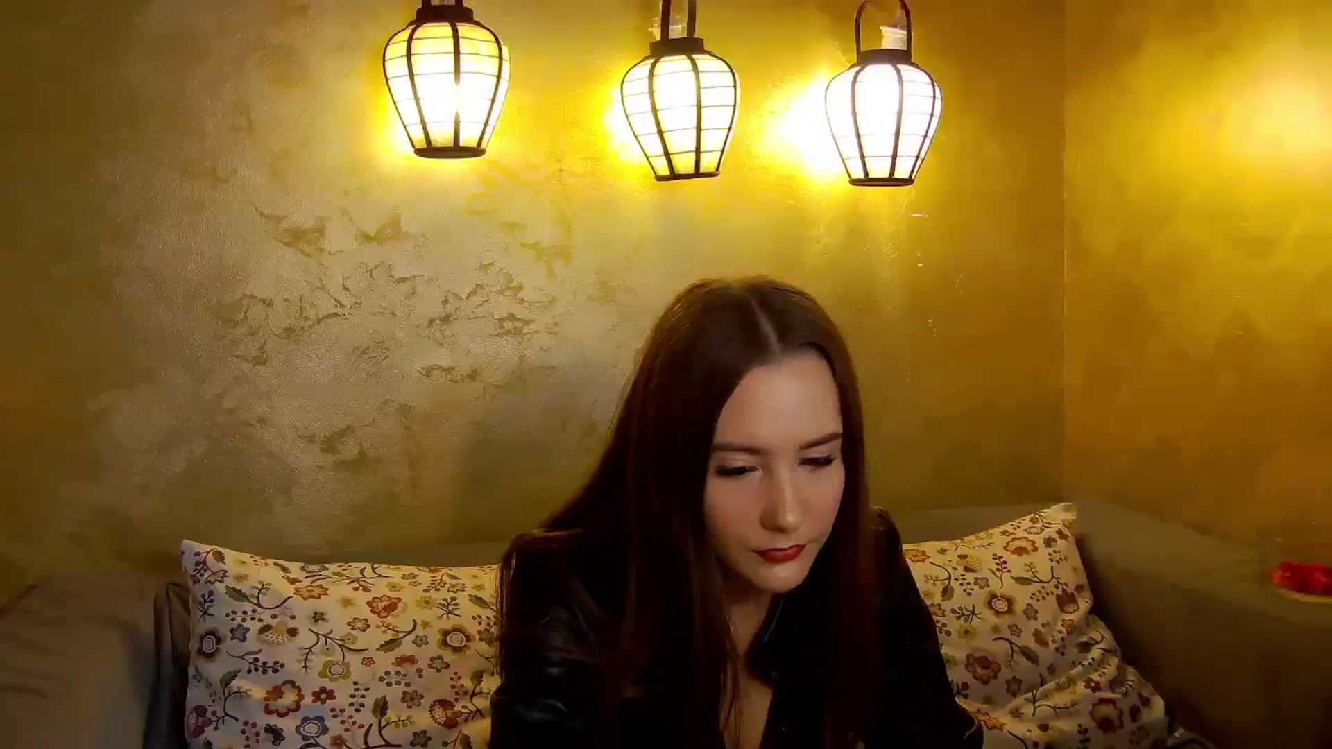 Gallery image thumbnail from Radiance's myfreecams stream on, 10/24/2025, 19:28 image 3 of 20