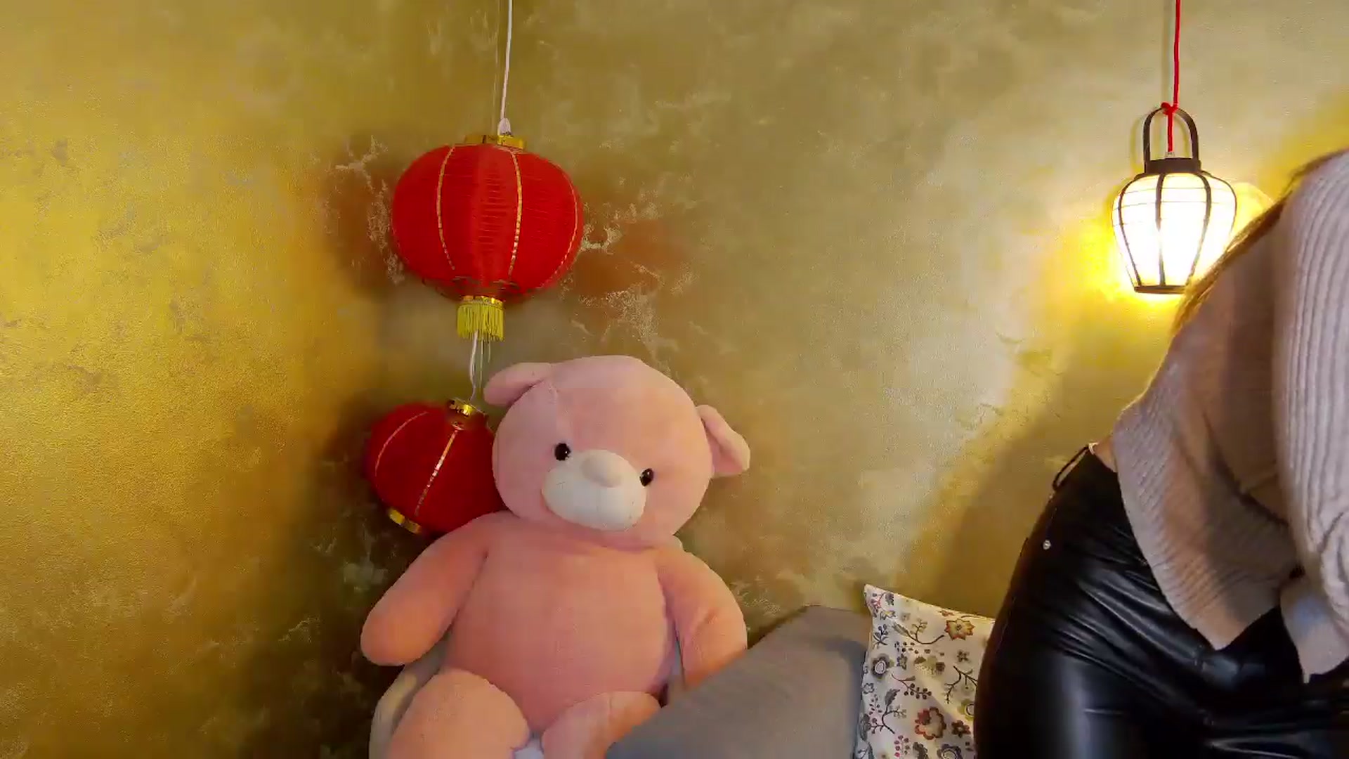 Gallery image thumbnail from Radiance's myfreecams stream on, 11/04/2025, 14:48 image 18 of 20