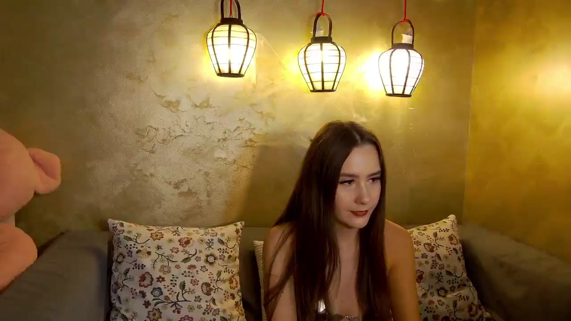Gallery image thumbnail from Radiance's myfreecams stream on, 11/06/2025, 20:17 image 2 of 20