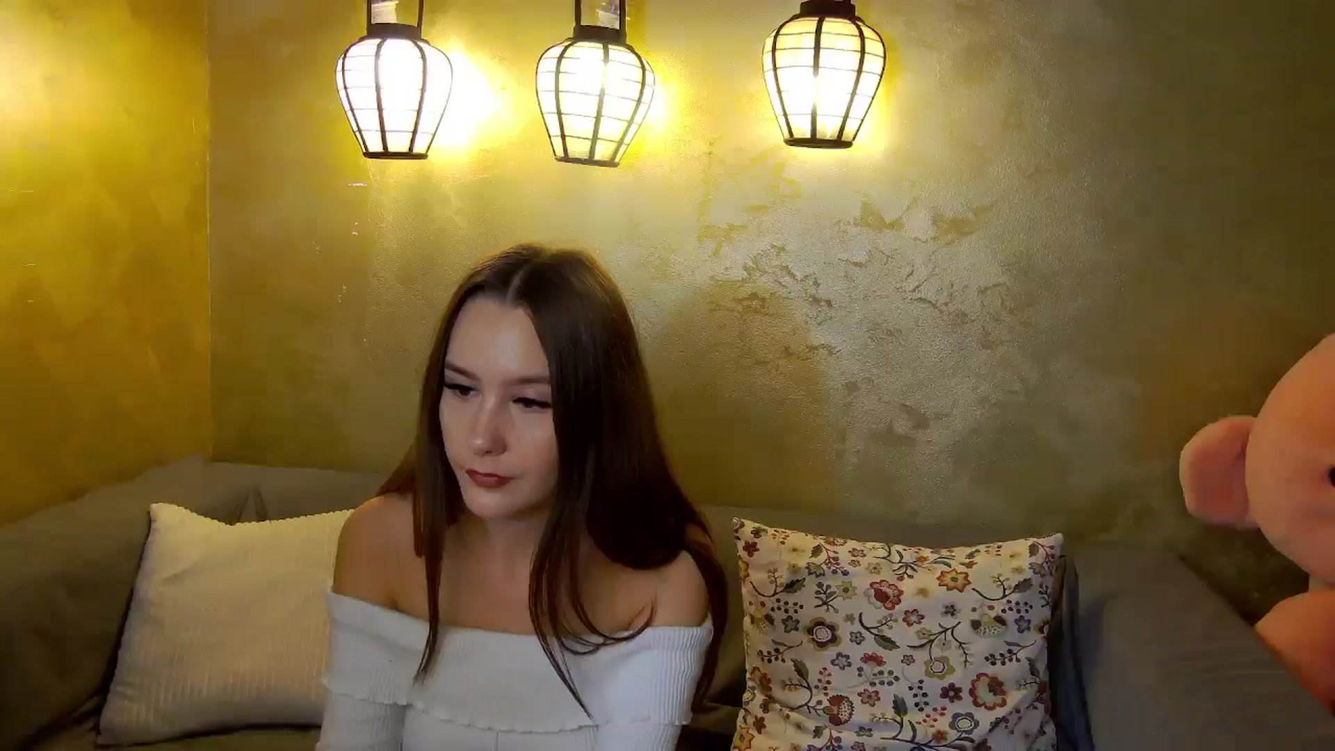 Gallery image thumbnail from Radiance's myfreecams stream on, 11/17/2025, 19:55 image 16 of 20