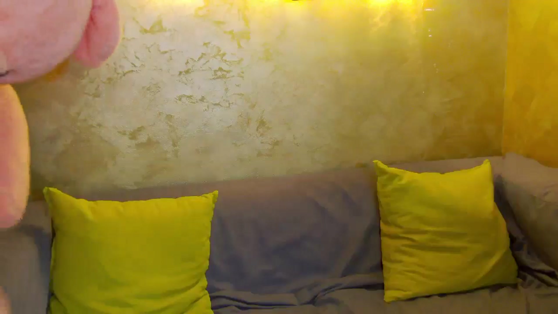 Gallery image thumbnail from Radiance's myfreecams stream on, 11/18/2025, 15:43 image 10 of 20