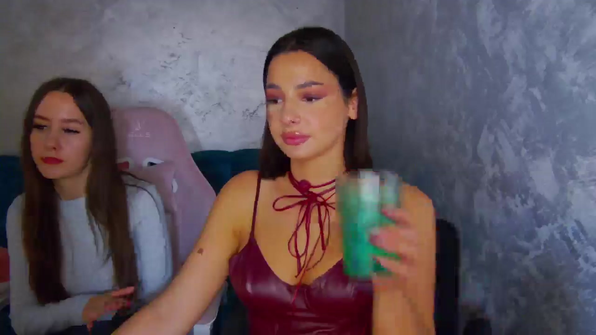 Gallery image thumbnail from Radiance's myfreecams stream on, 11/18/2025, 19:40 image 17 of 20