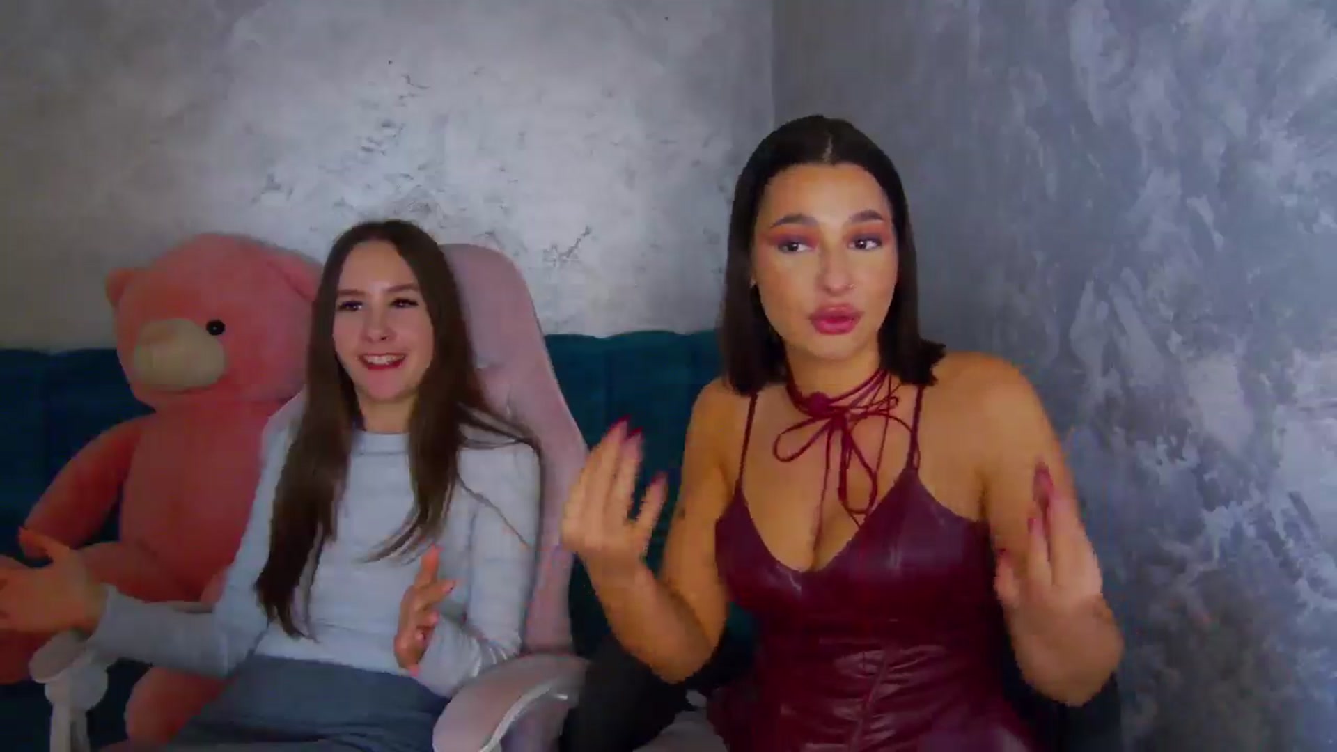 Gallery image thumbnail from Radiance's myfreecams stream on, 11/18/2025, 19:40 image 8 of 20
