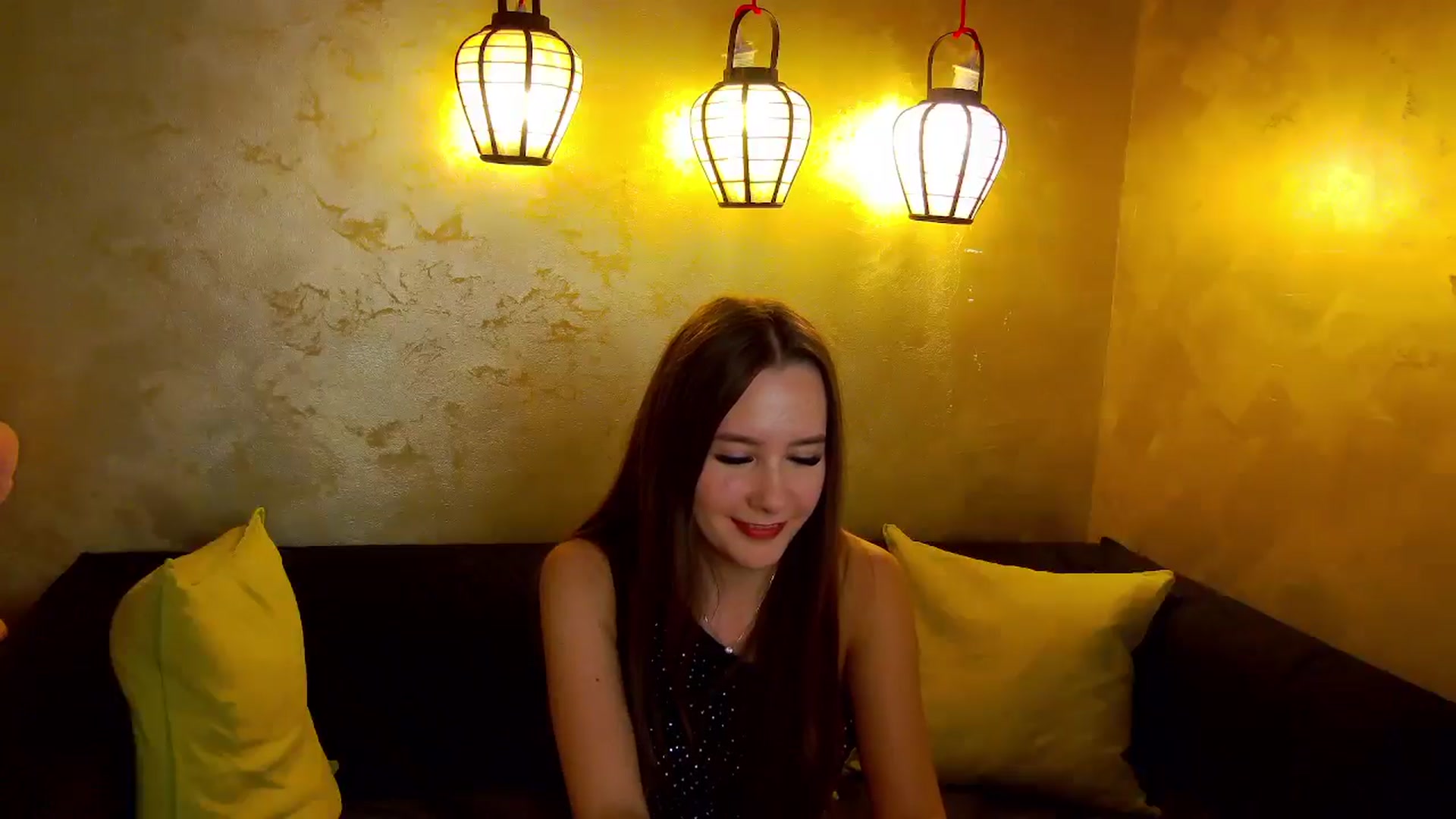 Gallery image thumbnail from Radiance's myfreecams stream on, 11/24/2025, 18:18 image 6 of 20