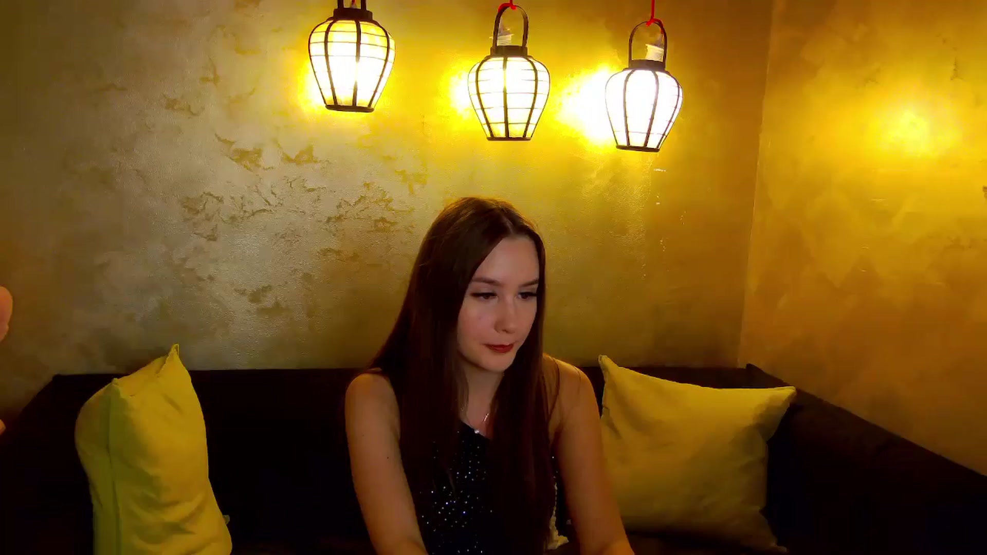 Gallery image thumbnail from Radiance's myfreecams stream on, 11/24/2025, 18:18 image 9 of 20