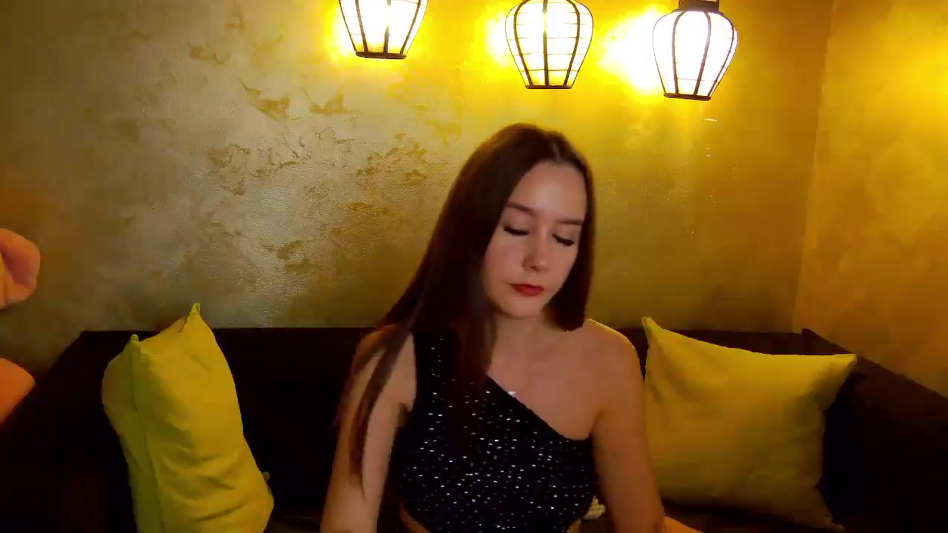 Gallery image thumbnail from Radiance's myfreecams stream on, 11/24/2025, 19:34 image 15 of 20