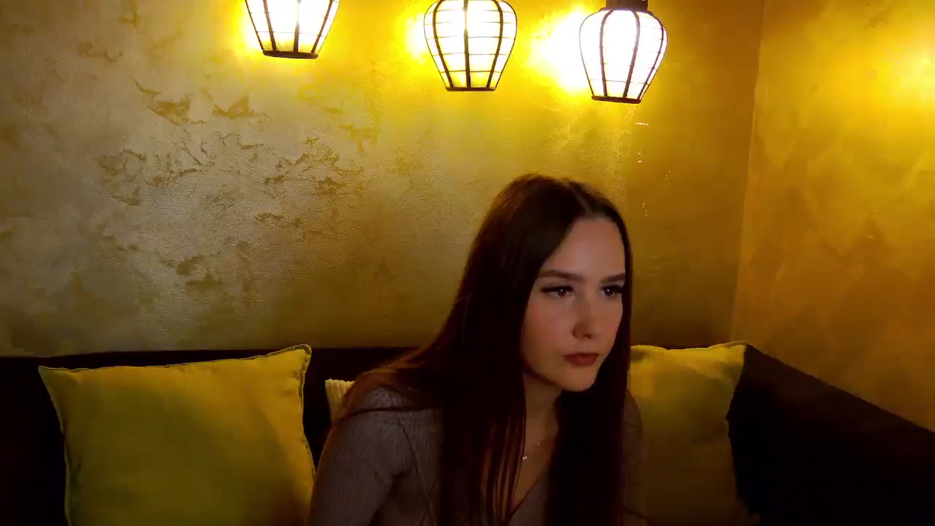 Gallery image thumbnail from Radiance's myfreecams stream on, 11/25/2025, 16:12 image 5 of 20