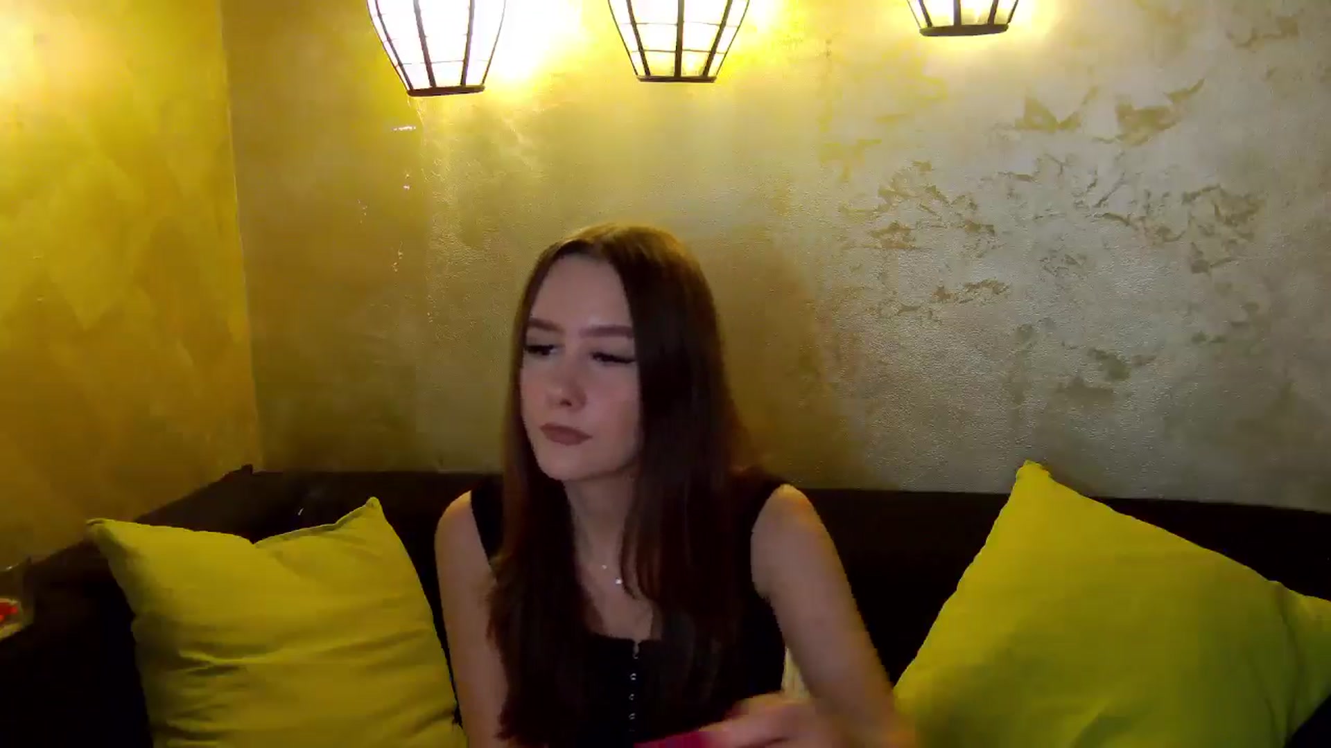 Gallery image thumbnail from Radiance's myfreecams stream on, 11/30/2025, 18:12 image 2 of 20