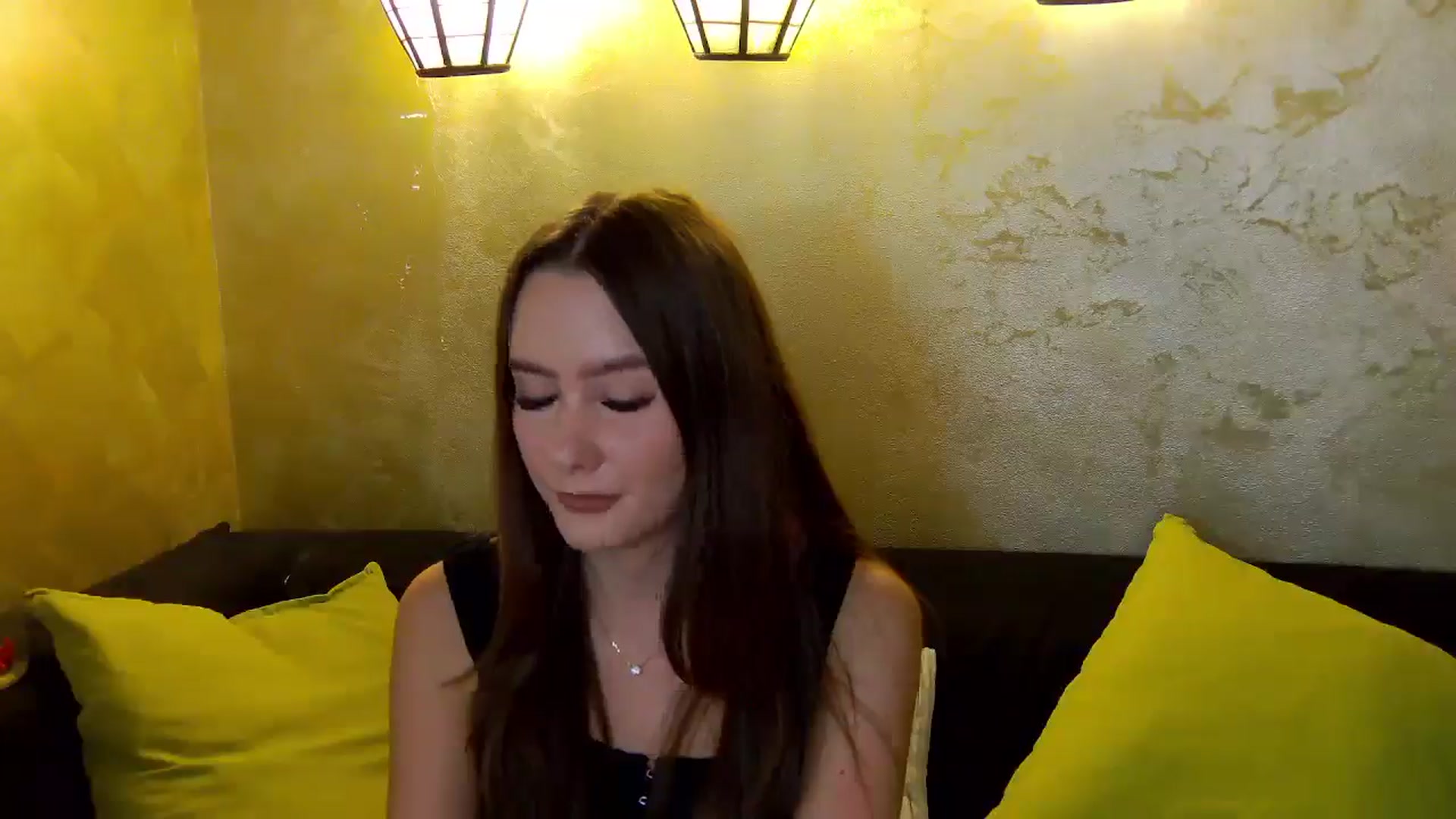 Gallery image thumbnail from Radiance's myfreecams stream on, 11/30/2025, 18:12 image 14 of 20
