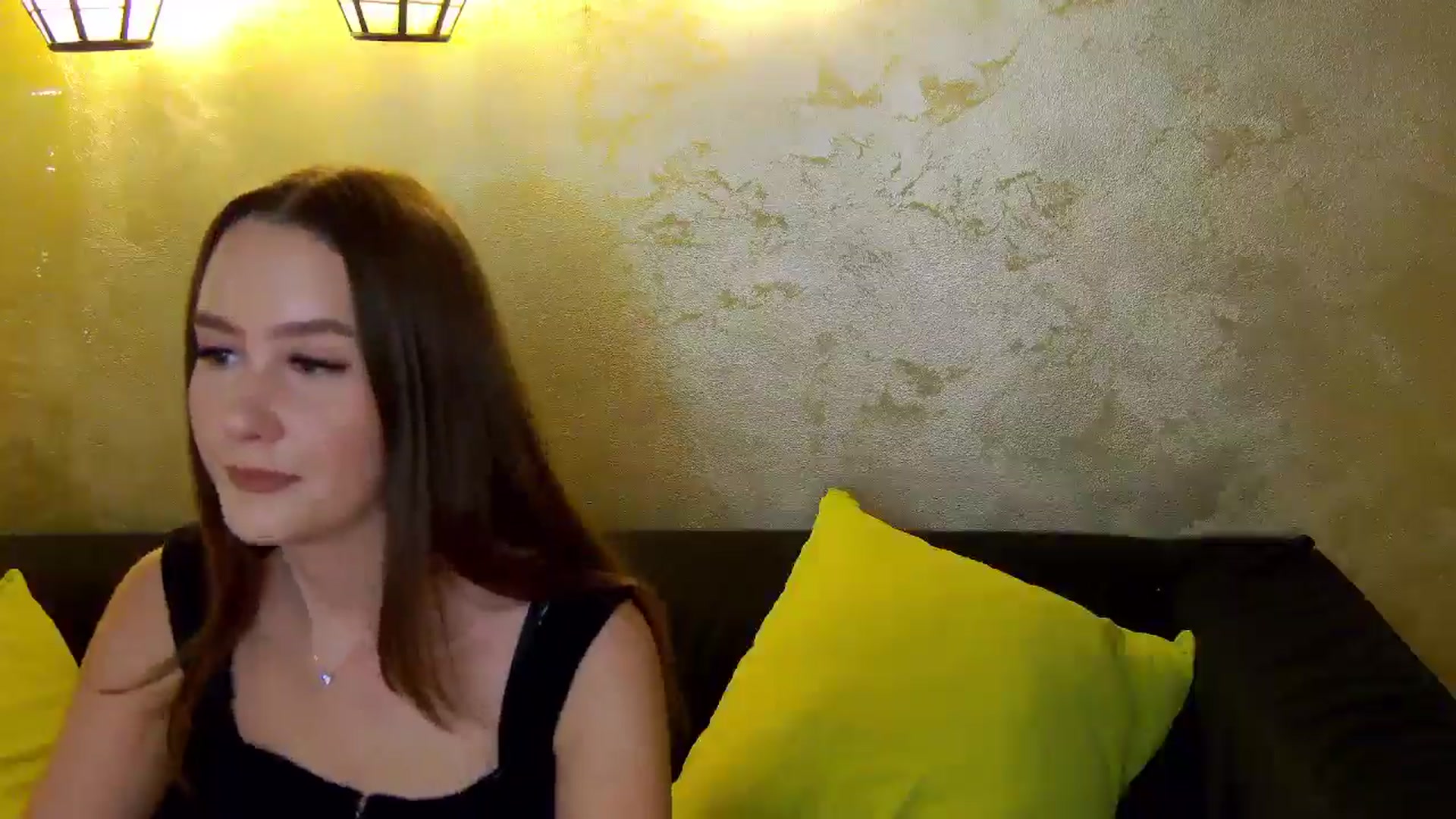 Gallery image thumbnail from Radiance's myfreecams stream on, 11/30/2025, 18:12 image 16 of 20