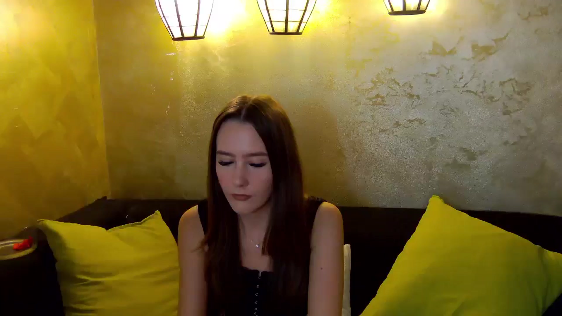 Gallery image thumbnail from Radiance's myfreecams stream on, 11/30/2025, 18:12 image 7 of 20