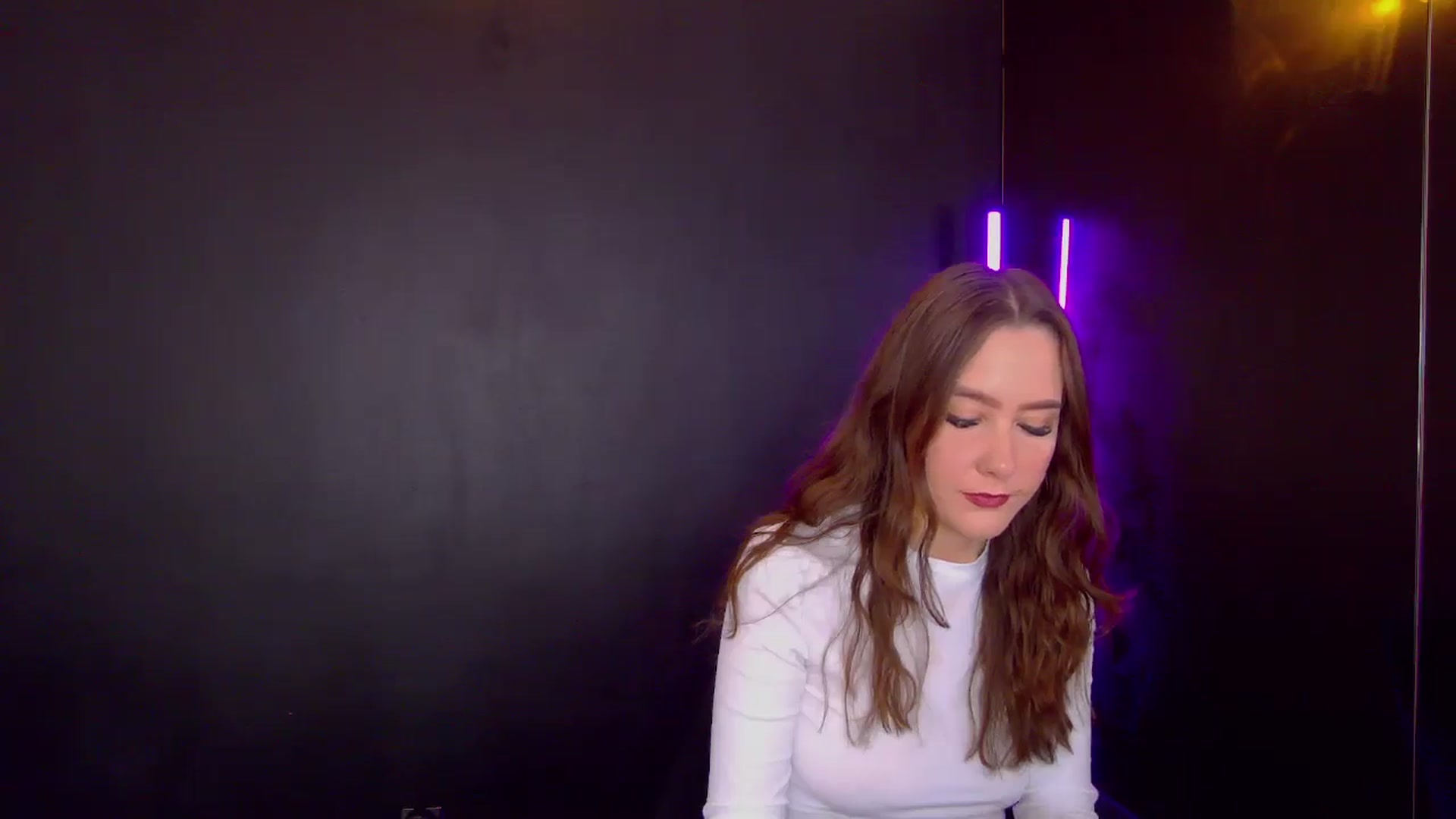 Gallery image thumbnail from Radiance's myfreecams stream on, 12/04/2025, 15:37 image 12 of 20