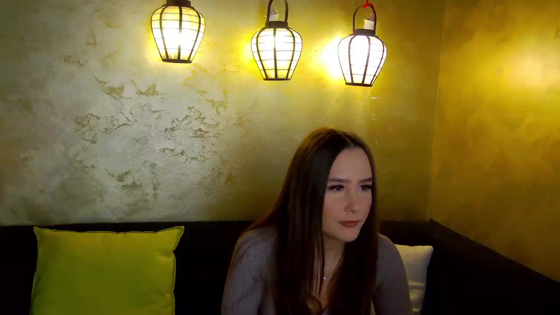 Gallery image thumbnail from Radiance's myfreecams stream on, 12/18/2025, 14:20 image 17 of 20