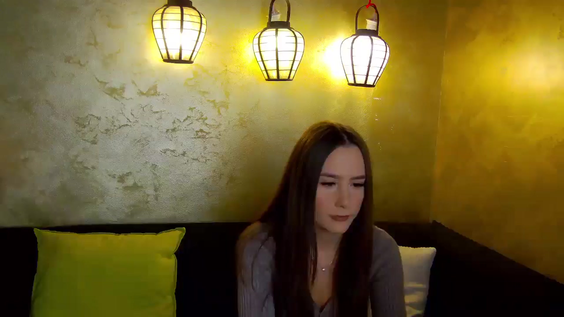 Gallery image thumbnail from Radiance's myfreecams stream on, 12/18/2025, 14:20 image 14 of 20