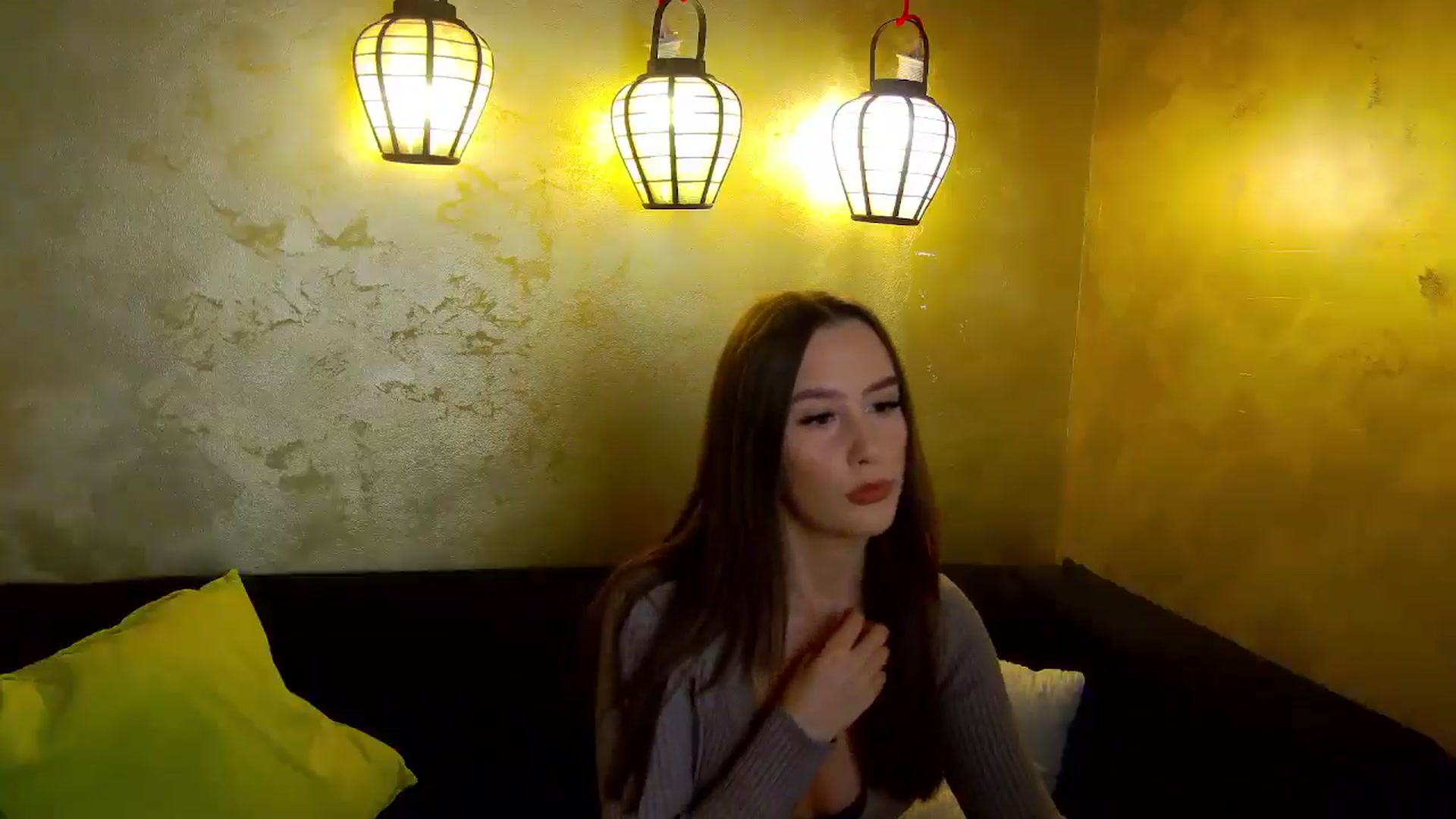 Gallery image thumbnail from Radiance's myfreecams stream on, 12/18/2025, 18:13 image 5 of 20
