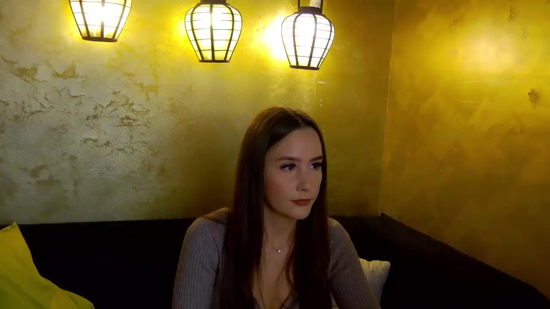 Gallery image thumbnail from Radiance's myfreecams stream on, 12/18/2025, 19:36 image 8 of 20