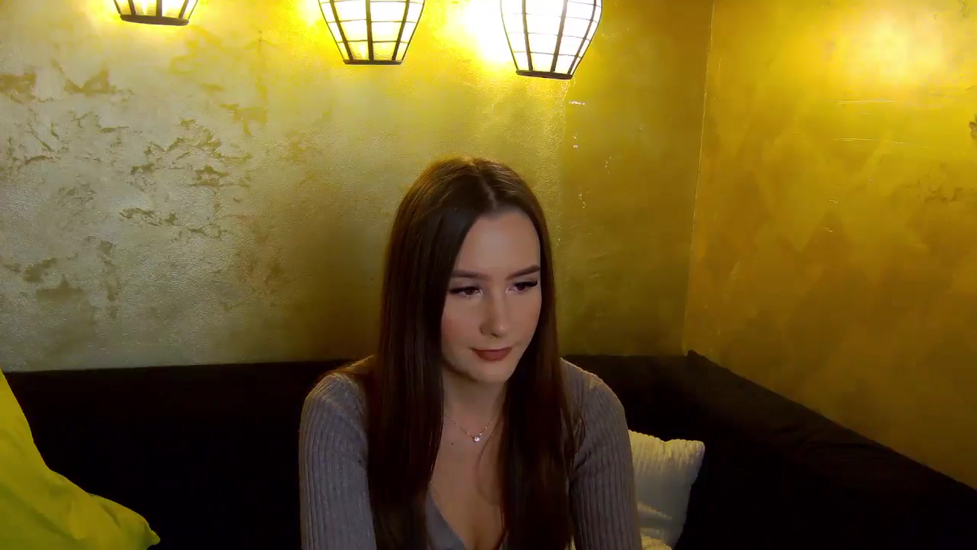 Gallery image thumbnail from Radiance's myfreecams stream on, 12/18/2025, 19:36 image 9 of 20